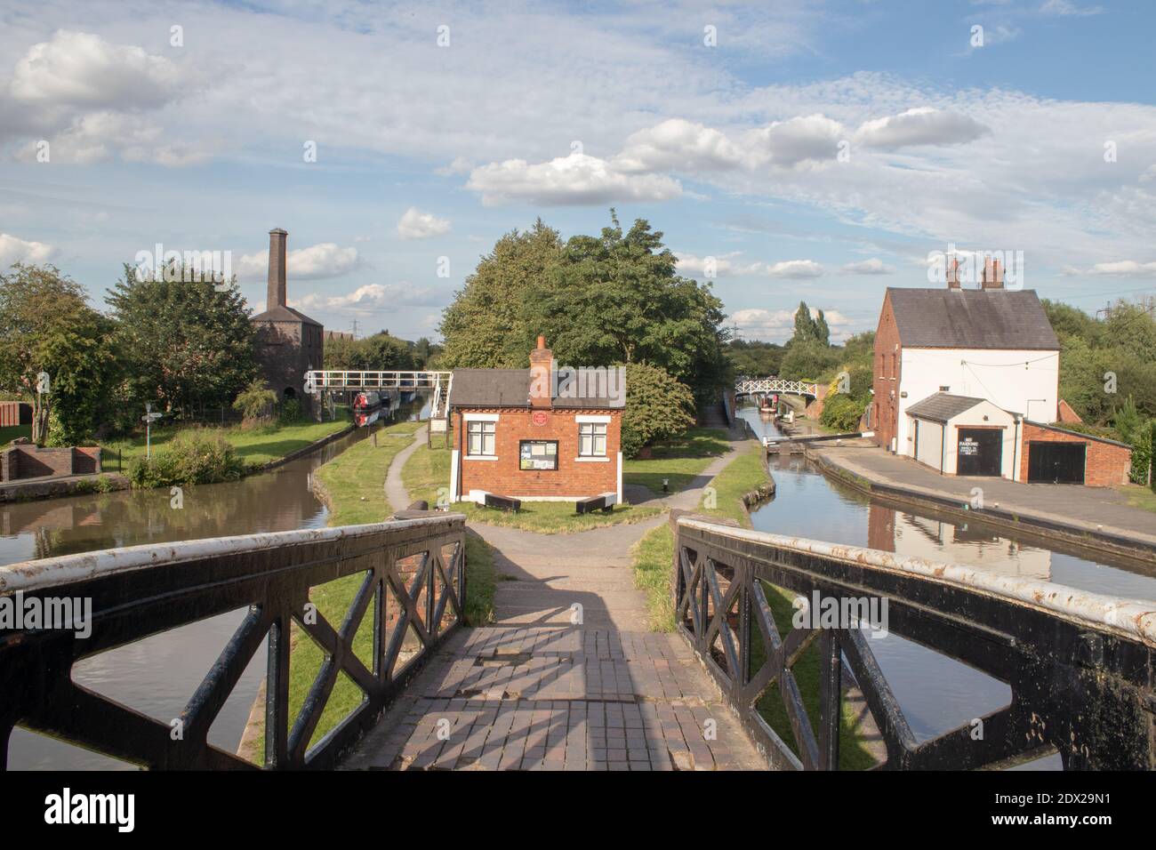 Hawksworth Junction, die Kreuzung zwischen 2 Kanälen in Großbritannien, die Seite an Seite das Coventry auf der linken Seite und Oxford auf der rechten Seite. Stockfoto