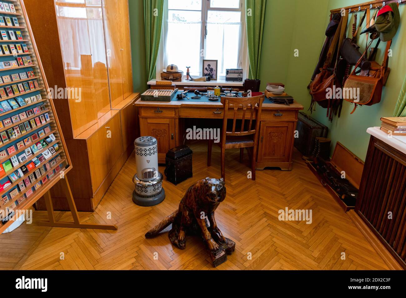 VESHENSKAYA, RUSSLAND - CIRCA OKTOBER 2020: Ein Raum für Michail Sholokhows Jagdvorbereitung Stockfoto