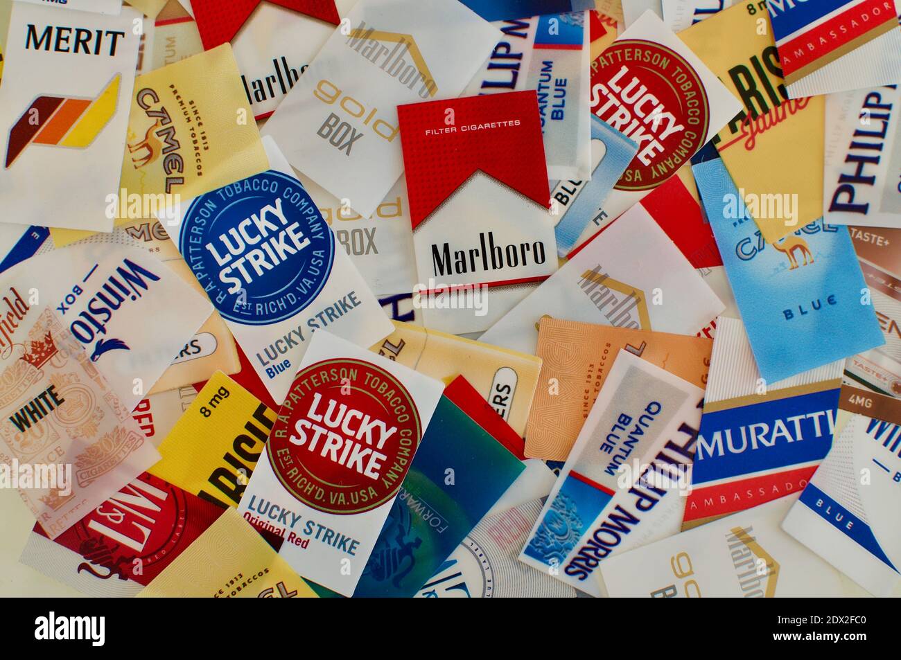 Zigaretten Kaufen Stockfotos und -bilder Kaufen - Alamy