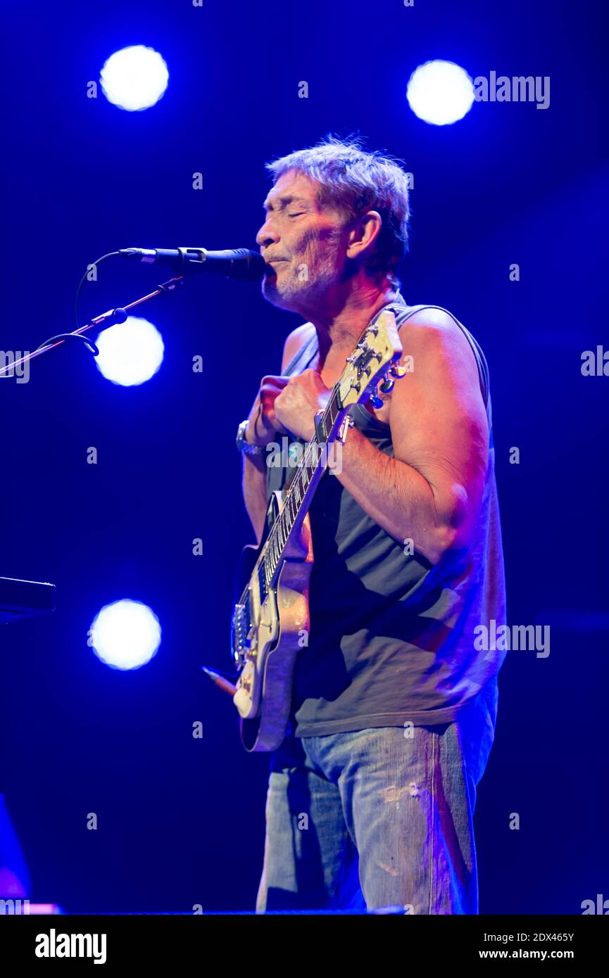 Chris Rea konzertiert am 05. Juli 2014 im Montreux Jazz Festival, Schweiz. Foto von Loona/ABACAPRESS.COM Stockfoto