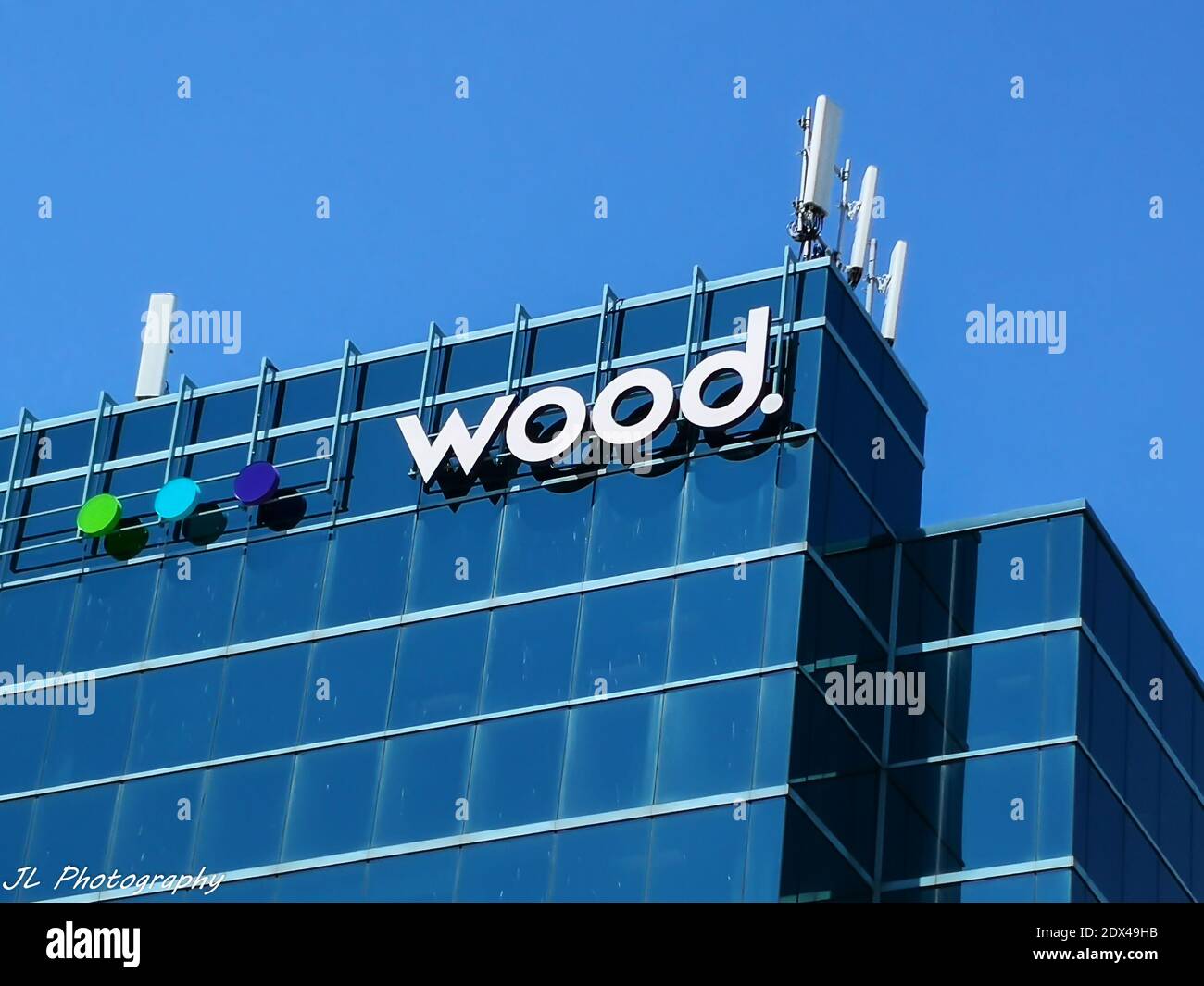 Holzschild am Gebäude in Oakville, Ontario, Kanada, am 20. Mai 2019 Stockfoto