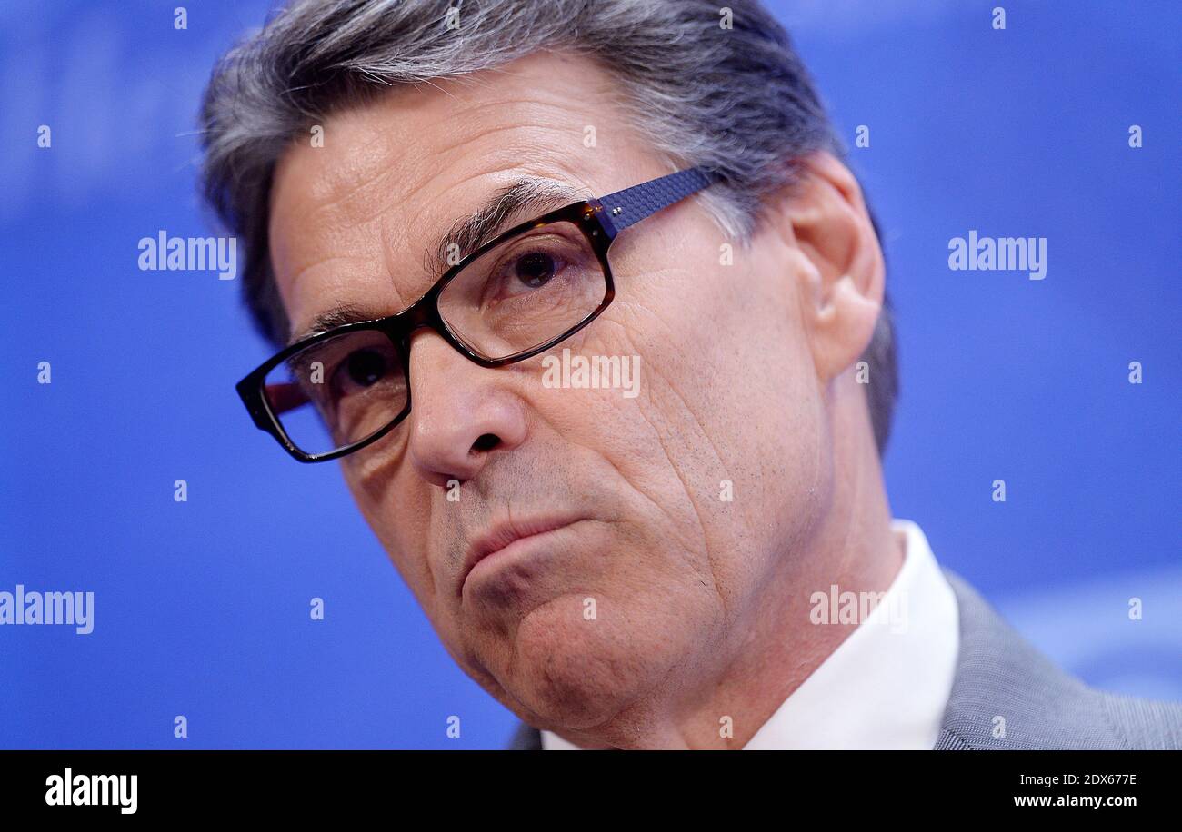 Texas Gov. Rick Perry ist heute in der Hauptstadt der USA, um vor der Heritage Foundation eine Rede über die Grenzkrise zu halten, die seinen Staat am 21. August 2014 in Washington, DC, USA, heimsucht. Foto von Olivier Douliery/ABACAPRESS.COM Stockfoto