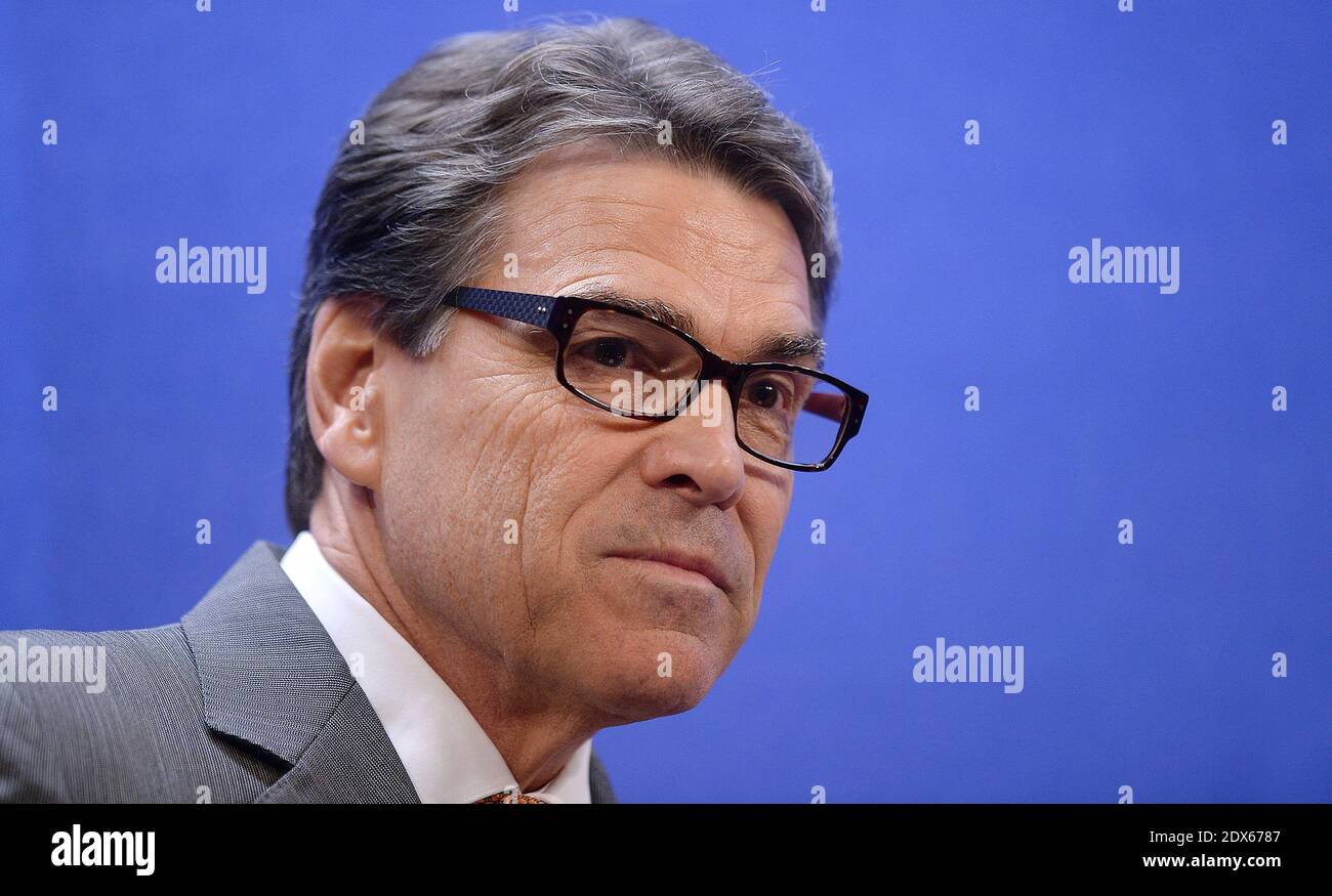 Texas Gov. Rick Perry ist heute in der Hauptstadt der USA, um vor der Heritage Foundation eine Rede über die Grenzkrise zu halten, die seinen Staat am 21. August 2014 in Washington, DC, USA, heimsucht. Foto von Olivier Douliery/ABACAPRESS.COM Stockfoto