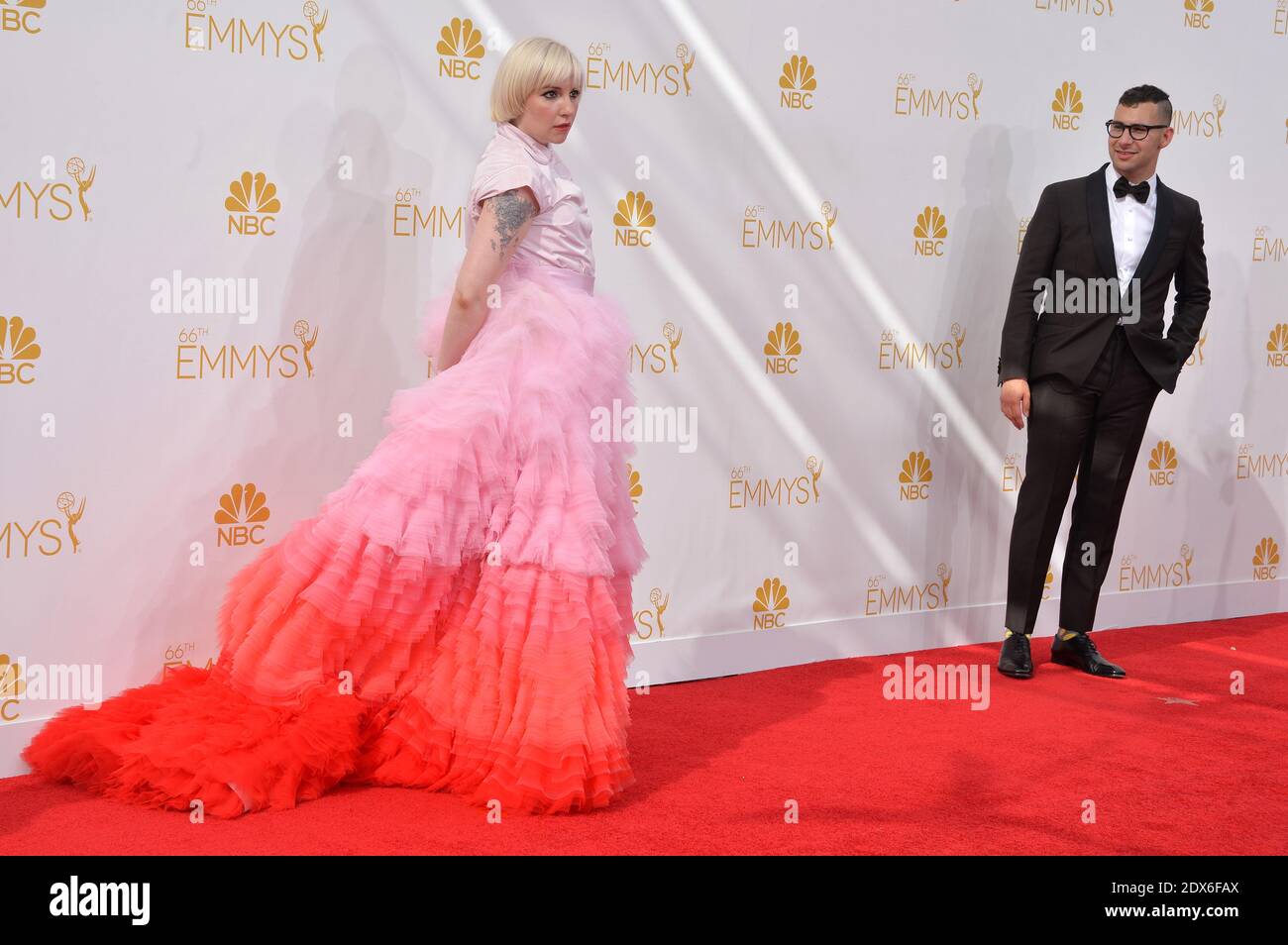 Jack Antonoff und Lena Dunham nehmen an den 66. Jährlichen Primetime Emmy Awards im Nokia Theater L.A. Teil Live in Los Angeles, CA, USA, am 25. August 2014. Foto von Lionel Hahn/ABACAPRESS.COM Stockfoto