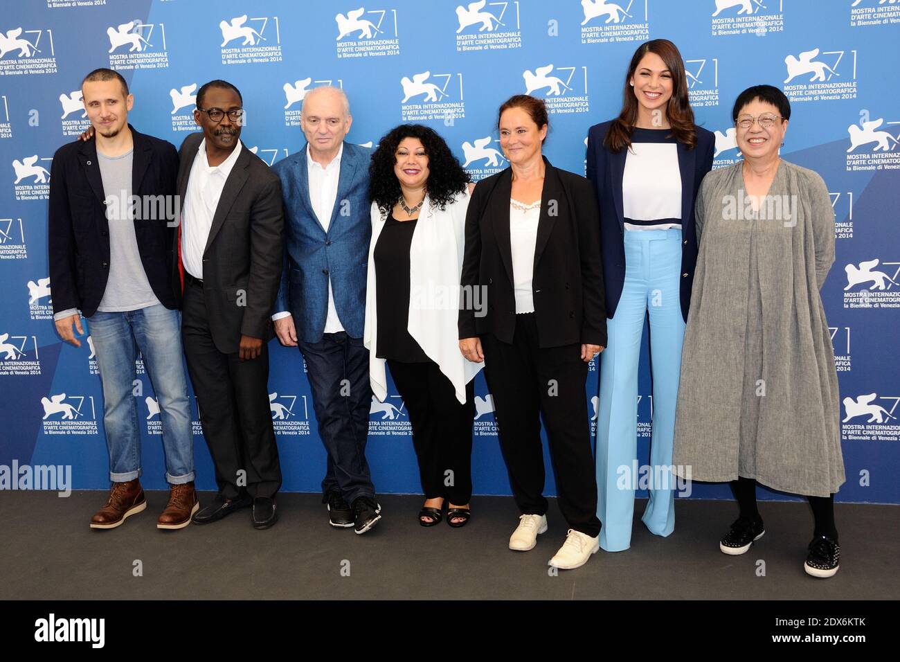 David Chase, Mahamat-Saleh Haroun, Roberto Minervini, Pernilla August, Alin Tasciyan, Moran Atias und Ann Hui, die am 27. August 2014 im Rahmen des 71. Internationalen Filmfestivals von Venedig, Mostra, in Venedig, Italien, an der Fotoschau der Jury der Orizzonti-Sektion teilnehmen. Foto von Aurore Marechal/ABACAPRESS.COM Stockfoto