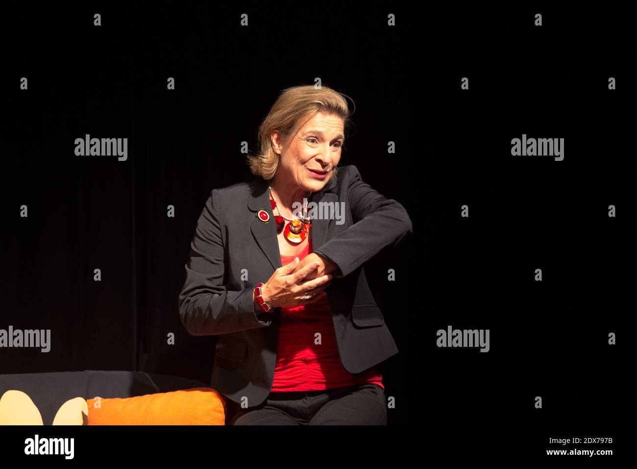 Nathalie Pfeiffer tritt am Theater de la Huchette in 'Comment se debarrasser d'un ado d'Appartement' in Paris auf. September 2014. Foto von Edouard Grandjean/ABACAPRESS.COM Stockfoto