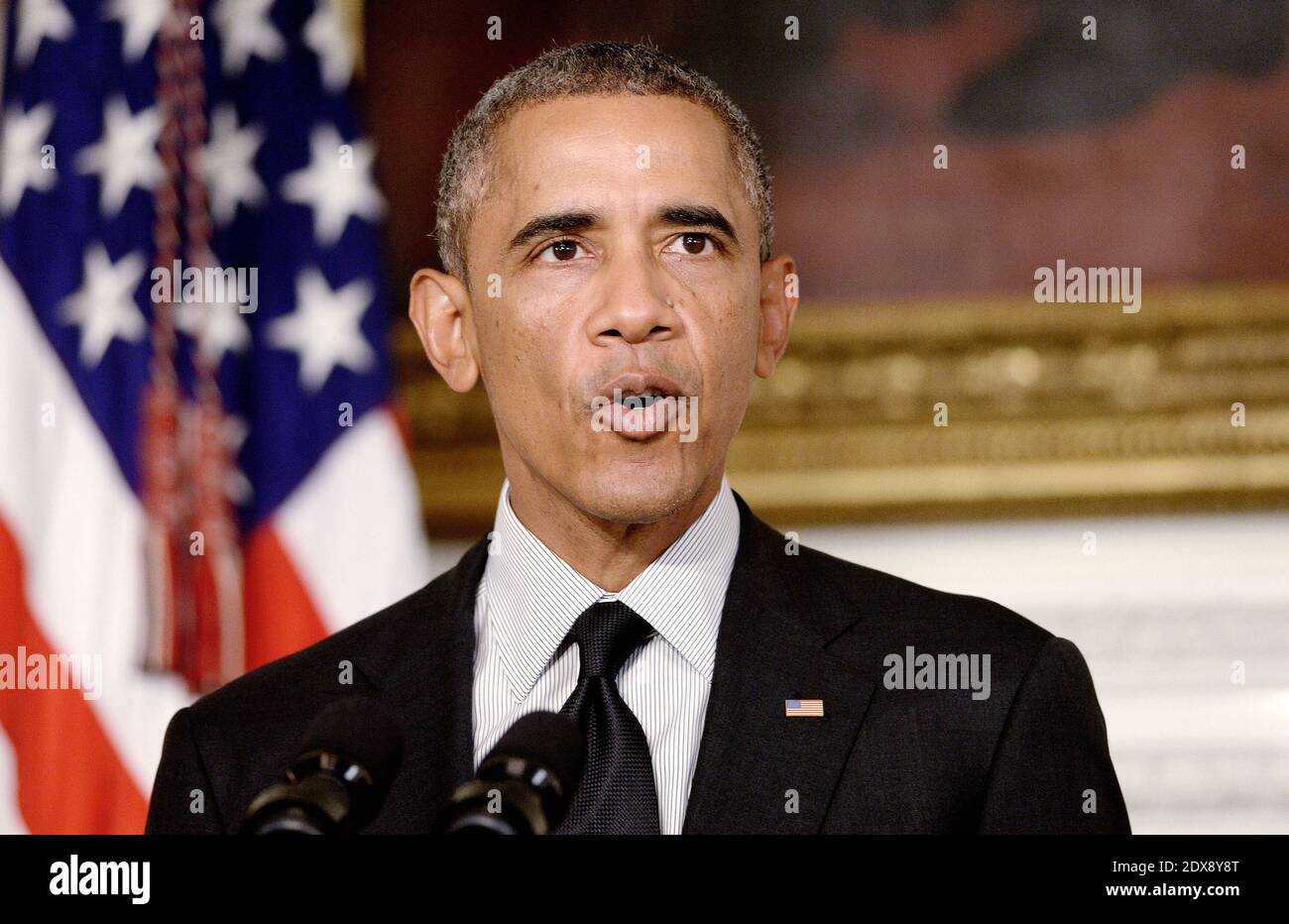 Präsident Barack Obama reagiert, nachdem der US-Senat am Donnerstag seinen Plan für die Ausbildung und Bewaffnung moderater syrischer Rebellen zur Bekämpfung von Aktivisten des Islamischen Staates am 18. September 2014 im Weißen Haus in Washington, DC, USA, gebilligt hat. Foto von Olivier Douliery/ABACAPRESS.COM Stockfoto