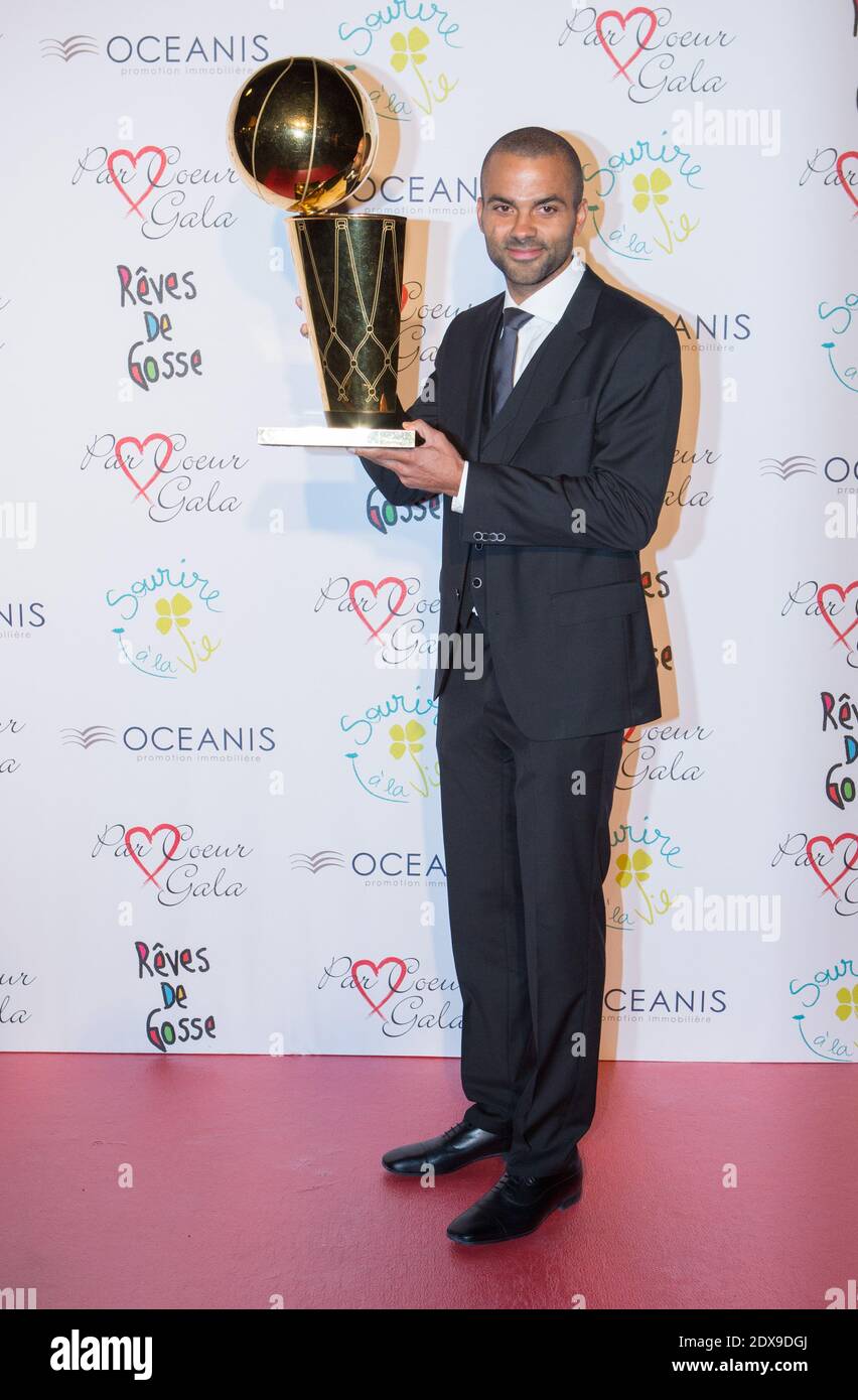 Tony Parker bei der 9. Jährlichen Charity-Gala "Par Coeur", die am 25. September 2014 im Paul Bocuse Restaurant L'Abbaye de Collonges in Collonges-au-Mont-d'Or bei Lyon, Frankreich, stattfand. Foto von Vincent Dargent/ABACAPRESS.COM Stockfoto