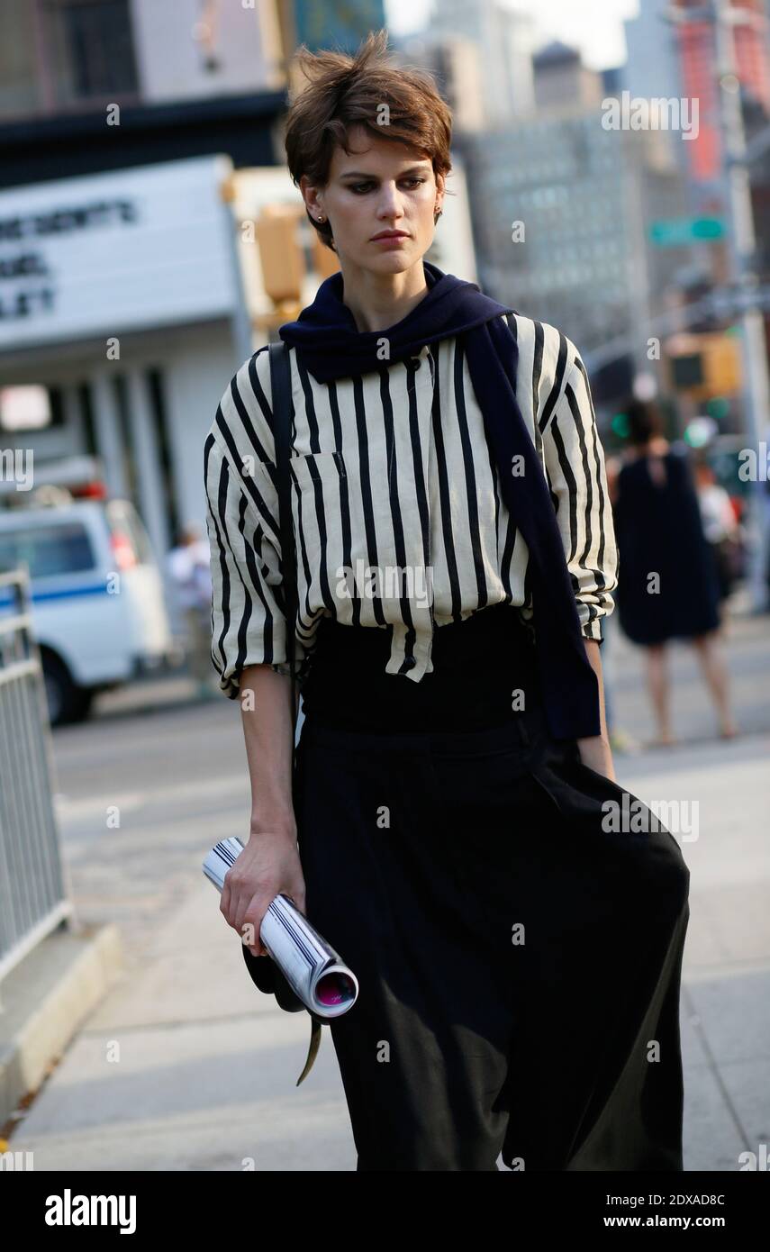 Street style, Street beauty, Saskia De Brauw, Modell, Model off Duty, während der Mercedes-Benz Fashion Week Spring-Summer 2015, New York City, NY, USA am 7. September 2014. Foto von Sophie Mhabille/ABACAPRESS.COM Stockfoto