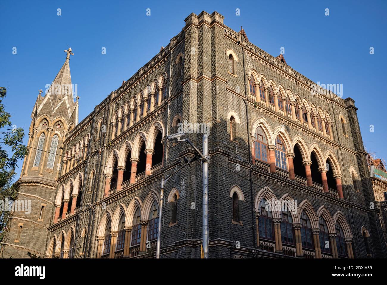 Teilansicht der Universität von Mumbai, Fort Campus, Kala Ghoda, Fort, Mumbai, Indien, gegründet 1857 Stockfoto