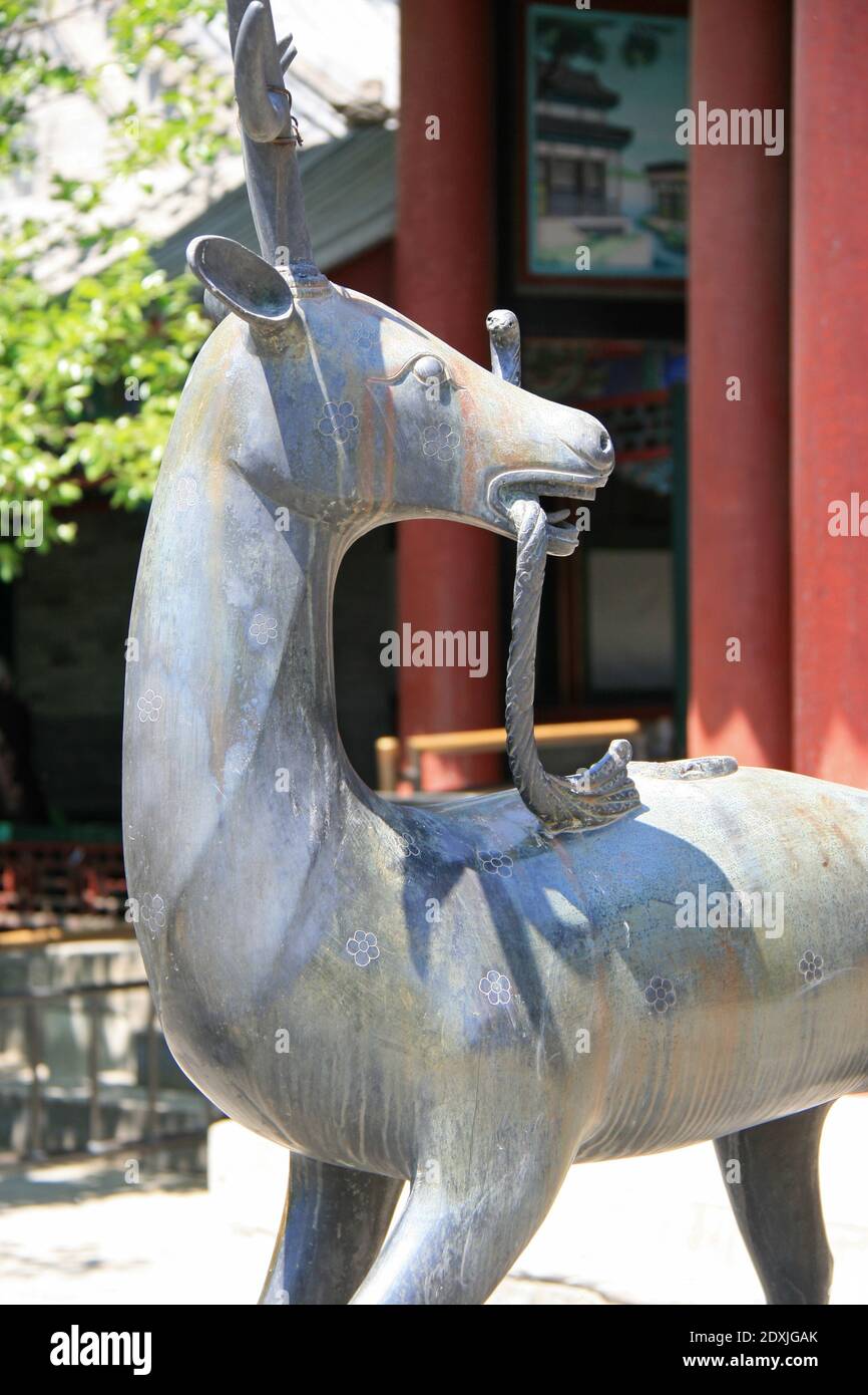 Statue eines Hirsches im Sommerpalast in peking In china Stockfoto