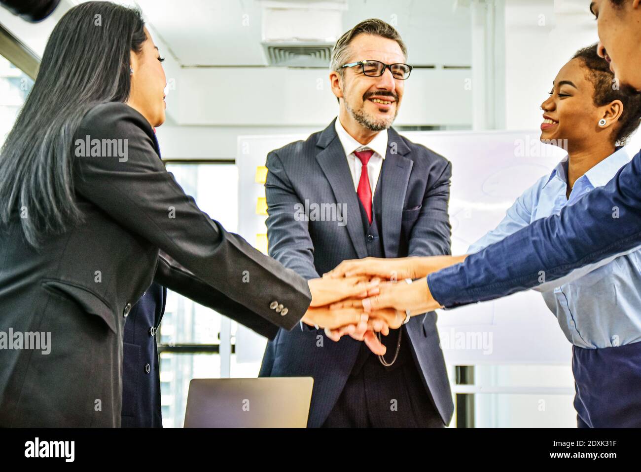 Geschäftsteam Arbeitstreffen im Büro Planung Marketing Erfolg Stockfoto