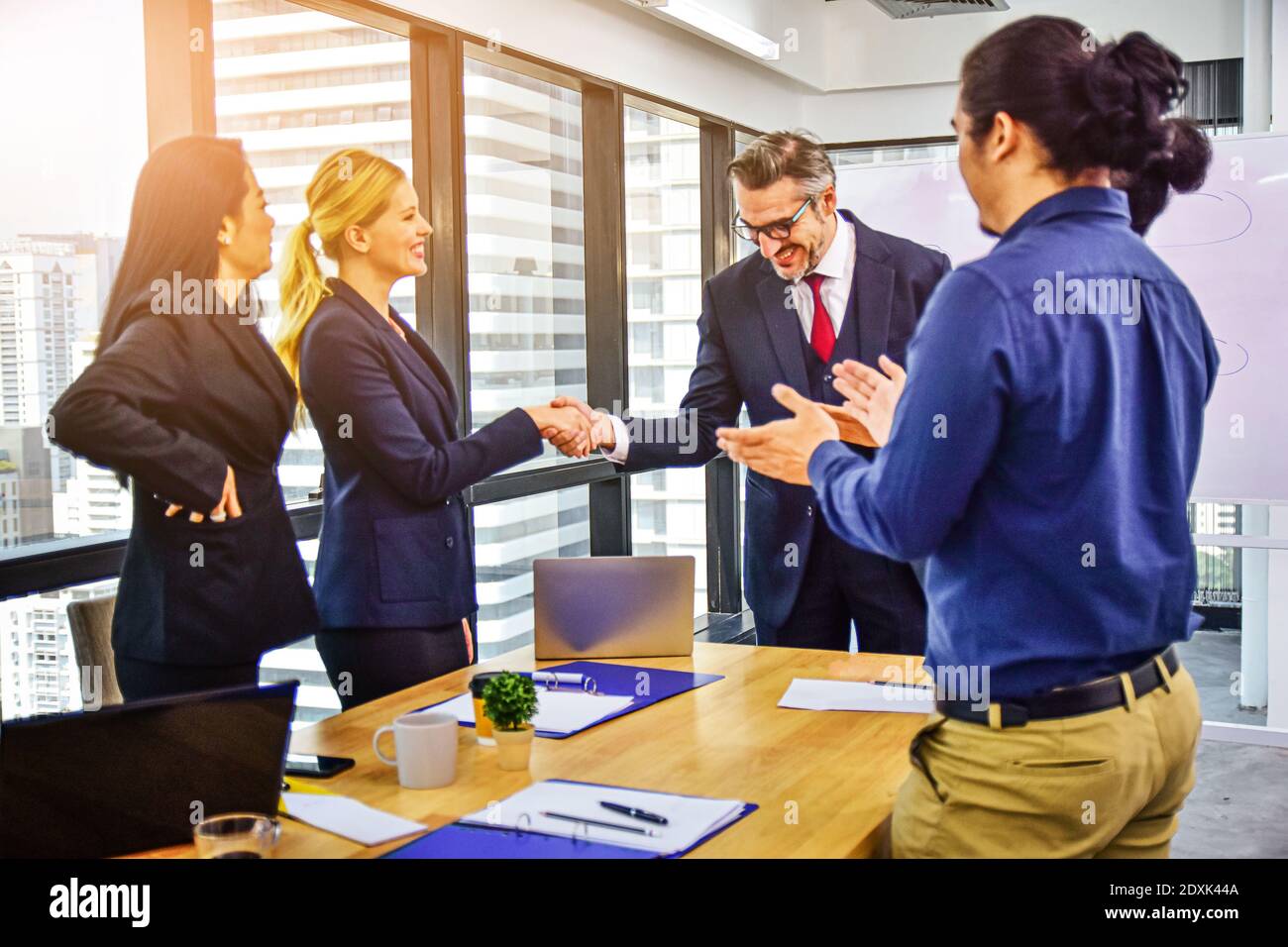 Geschäftsteam Arbeitstreffen im Büro Planung Marketing Erfolg Stockfoto