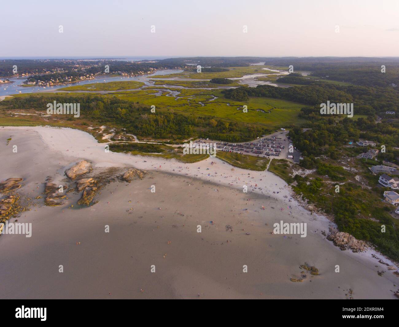 Wingaersheek Beach Luftaufnahme bei Sonnenuntergang in Gloucester, Cape Ann, Massachusetts, USA. Stockfoto