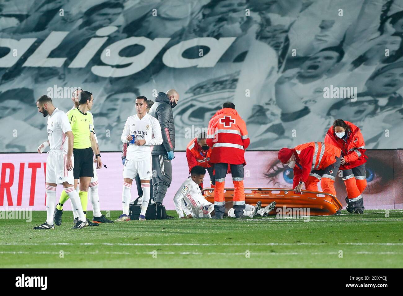 Rodrygo Silva de Goes von Real Madrid verletzt während der Spanische Meisterschaft La Liga Fußballspiel zwischen Real Madrid und GRA/LM Stockfoto