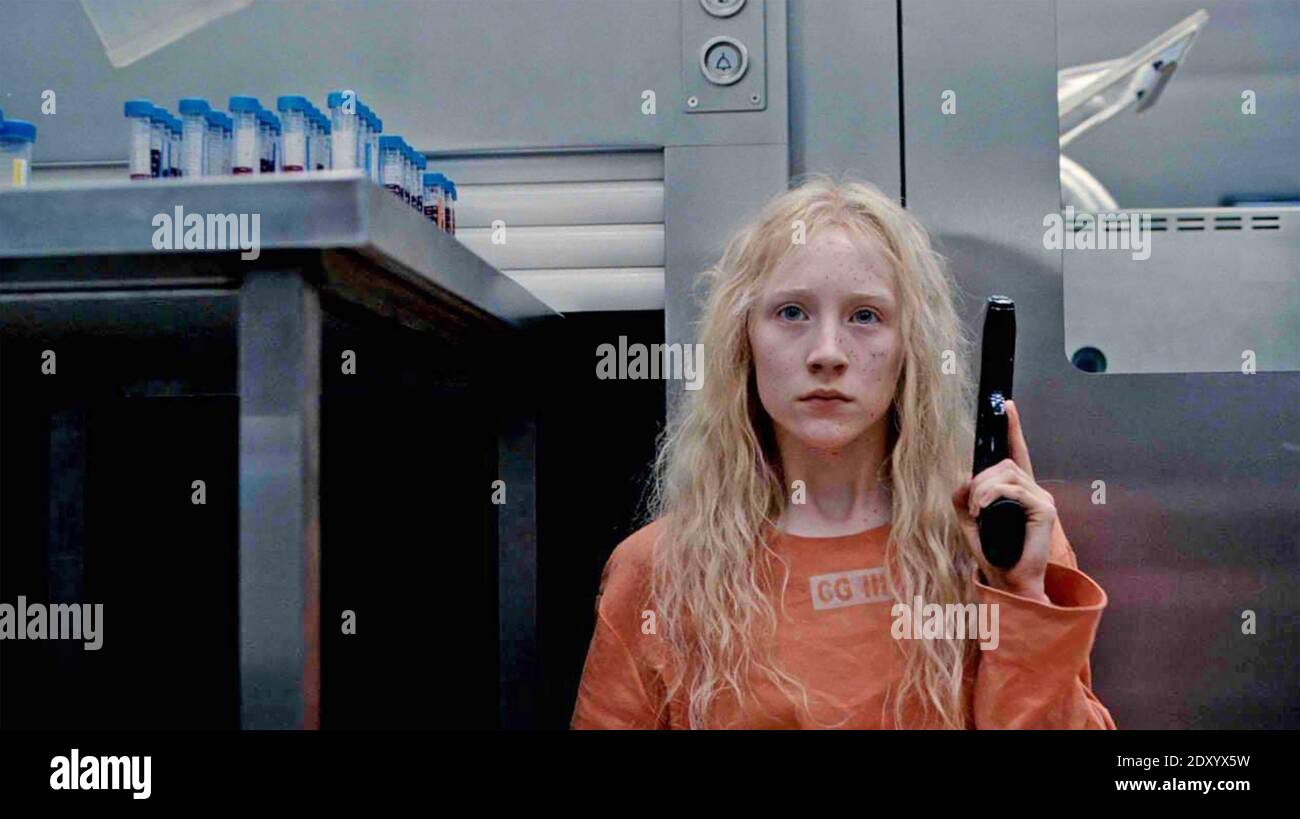 HANNA 2011 Universal Pictures/Sony Pictures veröffentlicht Film mit Saoirse Ronan Als Hanna von ihrem Ex-CIA-Vater als Attentäterin ausgebildet Stockfoto