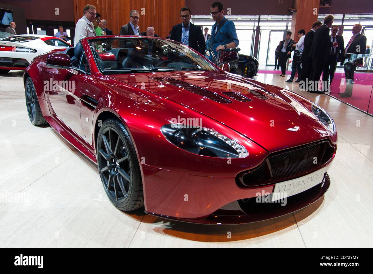 Der neue Aston Martin V12 Vantage S beim Pressetag des Pariser Automobilsalon, bekannt als Mondial de l'Automobile in Paris, Frankreich, am 2. Oktober 2014. Foto von Nicolas Genin/ABACAPRESS.COM Stockfoto