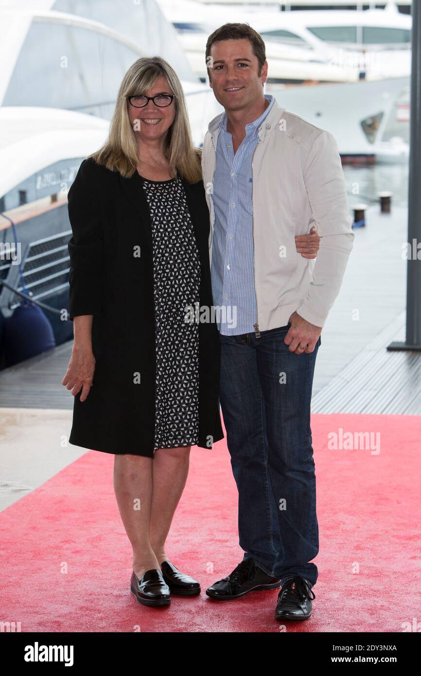 Cristina Jennings, Yannick Bisson von Murdoch Mysteries posiert auf einem Fotocall Teil der MIPCOM in Cannes, Südfrankreich, am 13. oktober 2014. Foto von Marco Piovanotto/ABACAPRESS.COM Stockfoto