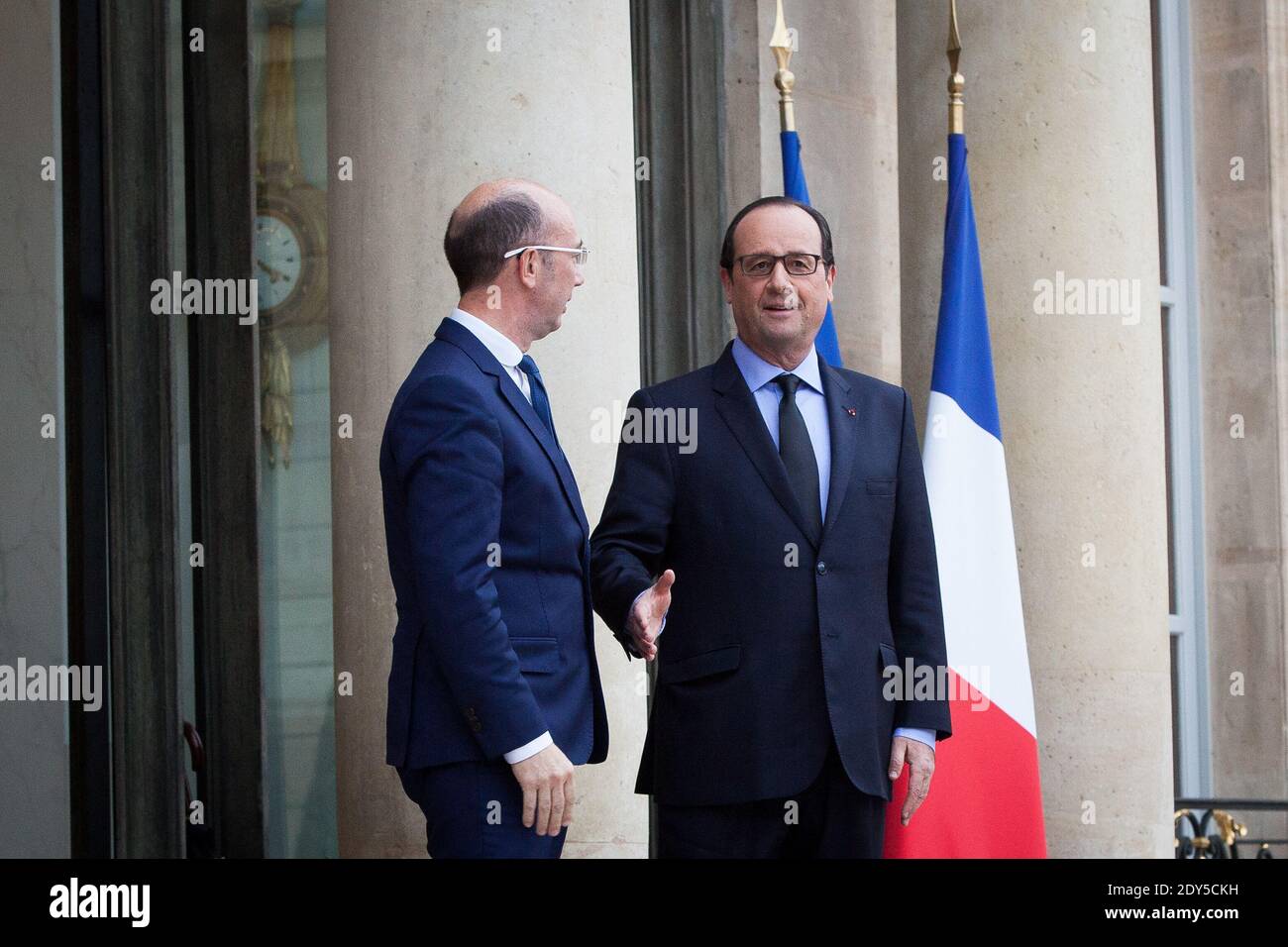 Der französische Präsident Francois Hollande empfängt am 10. November 2014 den Ministerpräsidenten der Föderation Wallonien-Brüssel Rudy Demotte im Elysée-Palast in Paris. Foto von Audrey Poree/ABACAPRESS.COM Stockfoto