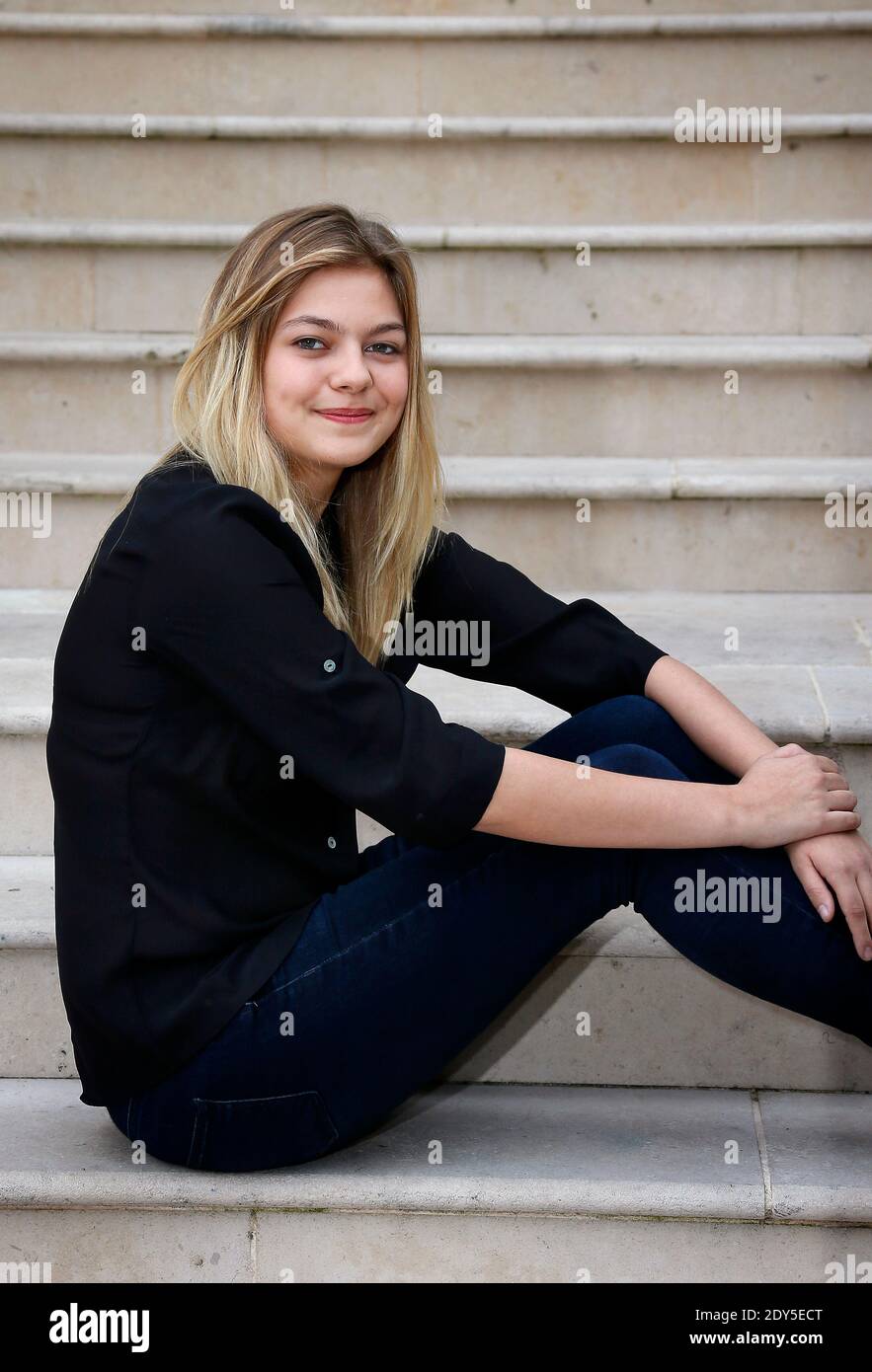 Louane Emera posiert während der La Famille Belier Photocall im Rahmen des 23. Sarlat Film Festival 2014 in Sarlat, Südwestfrankreich, am 11. November 2013. Foto von Patrick Bernard/ABACAPRESS.COM Stockfoto