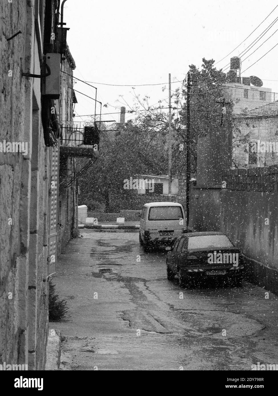 Il neige dans une impasse de Jérusalem Est Stockfoto