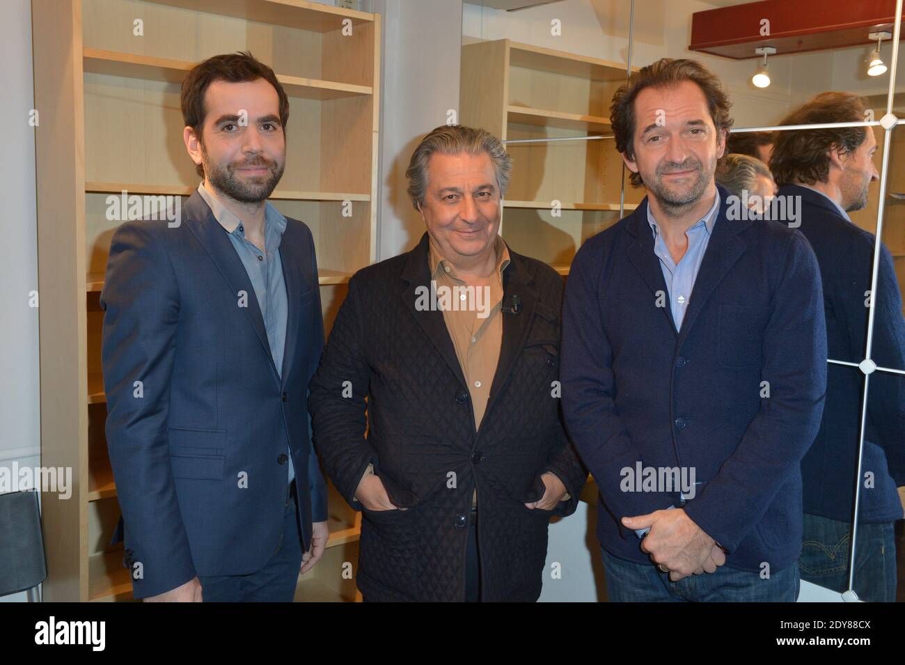 Sebastien Castro, Christian Clavier und Stephane de Groodt bei der Aufnahme von Vivement Dimanche am 17. Dezember 2014 in Paris, Frankreich. Foto von Max Colin/ABACAPRESS.COM Stockfoto