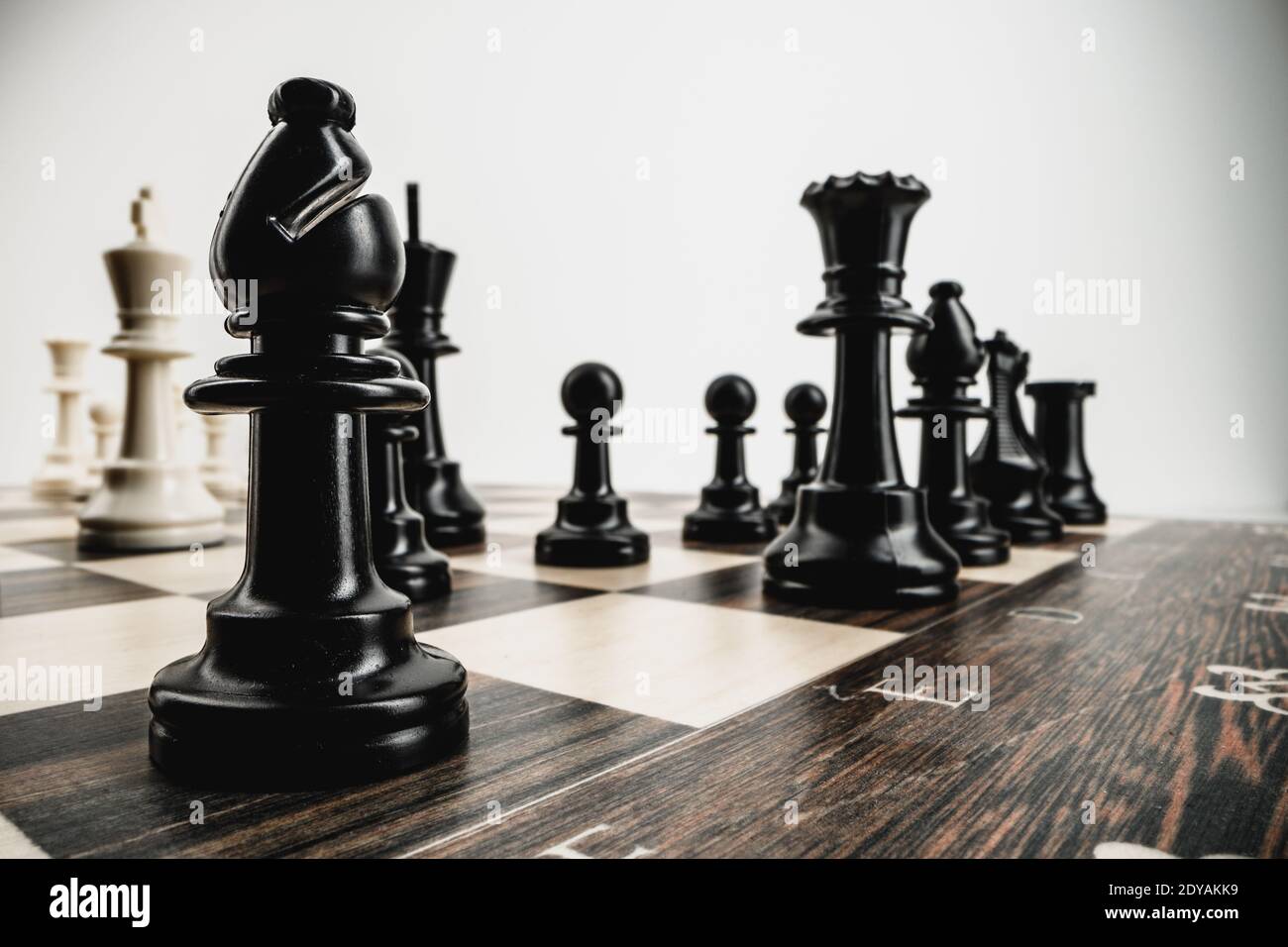 Macro photo of chess pieces on a chess board Stockfoto