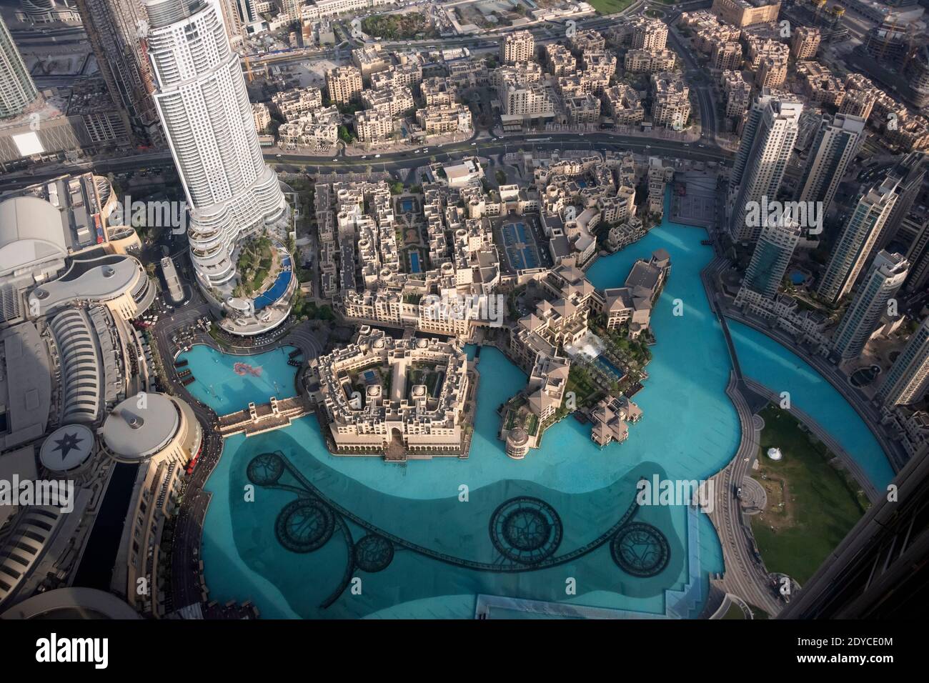 Dubai Fountain und Old Town Island vom Burj Khalifa, Dubai, VAE Stockfoto