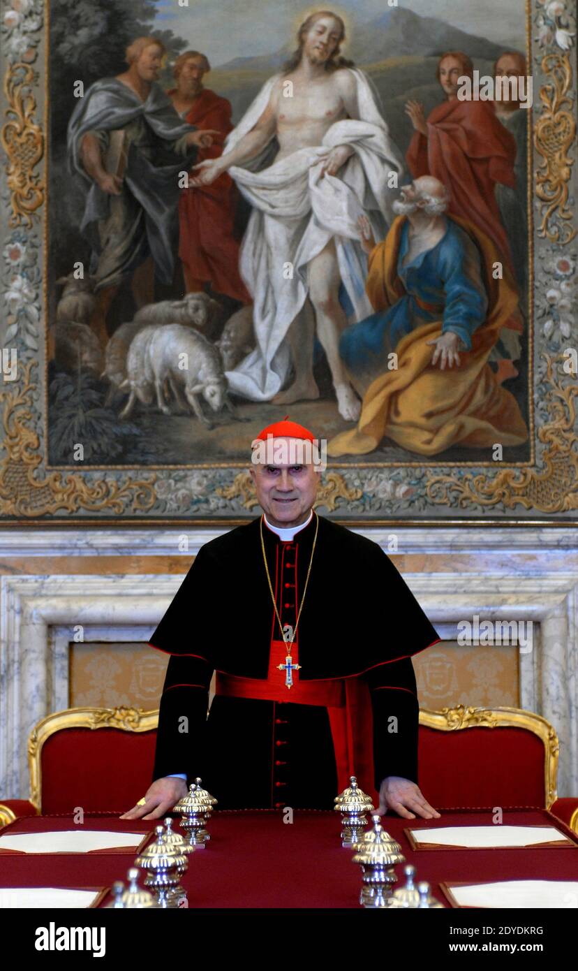 Der italienische Kardinal Tarcisio Bertone im Vatikan am 2007. märz. Derzeit ist er Kardinalstaatssekretär und Camerlengo. Er ist Mitglied der Kongregation für die Glaubenslehre, der Kongregation für den Klerus, der Kongregation für den Gottesdienst und die Sakramentenordnung, der Kongregation für die Orientalischen Kirchen, der Kongregation für die Bischöfe und der Kongregation für die Evangelisierung der Völker. Foto von Eric Vandeville/ABACAPRESS.COM Stockfoto