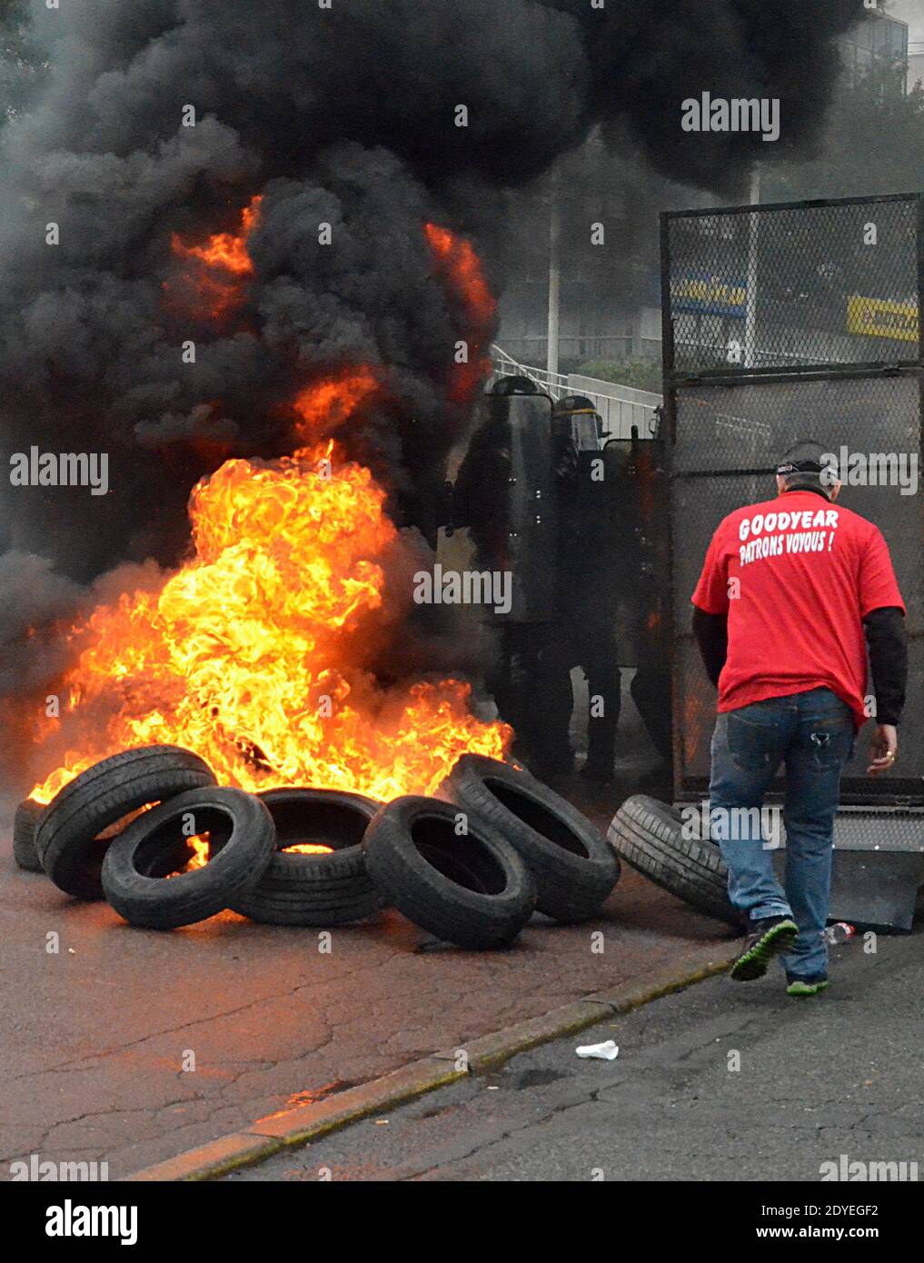 Goodyear Reifenfabrik Stockfotos Und -Bilder Kaufen - Alamy