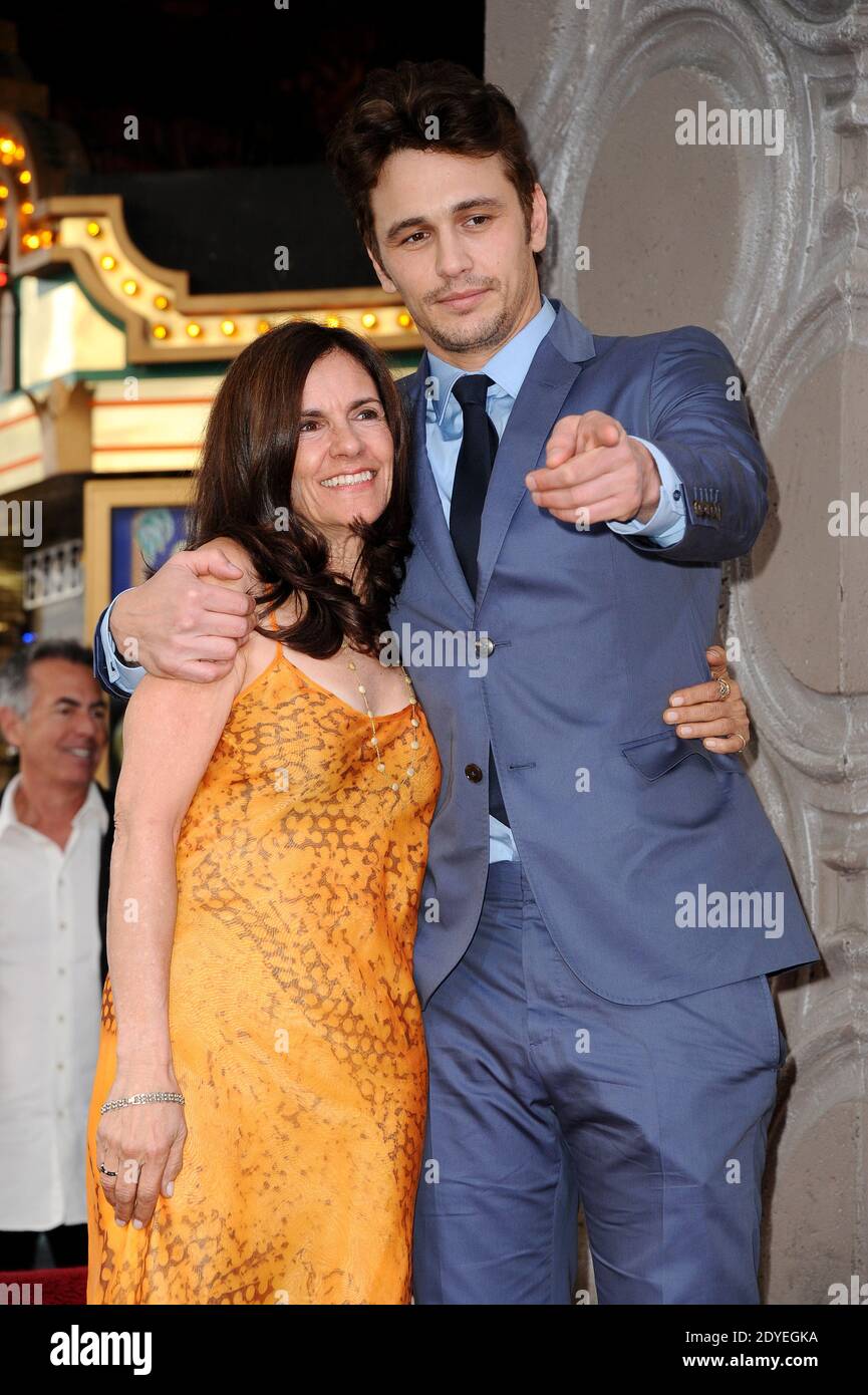 Betsy Lou Franco nimmt an der Zeremonie Teil, bei der ihr Sohn James Franco am 7. März 2013 auf dem Hollywood Walk of Fame in Los Angeles, CA, USA, mit einem Stern geehrt wird. Foto von Lionel Hahn/ABACAPRESS.COM Stockfoto