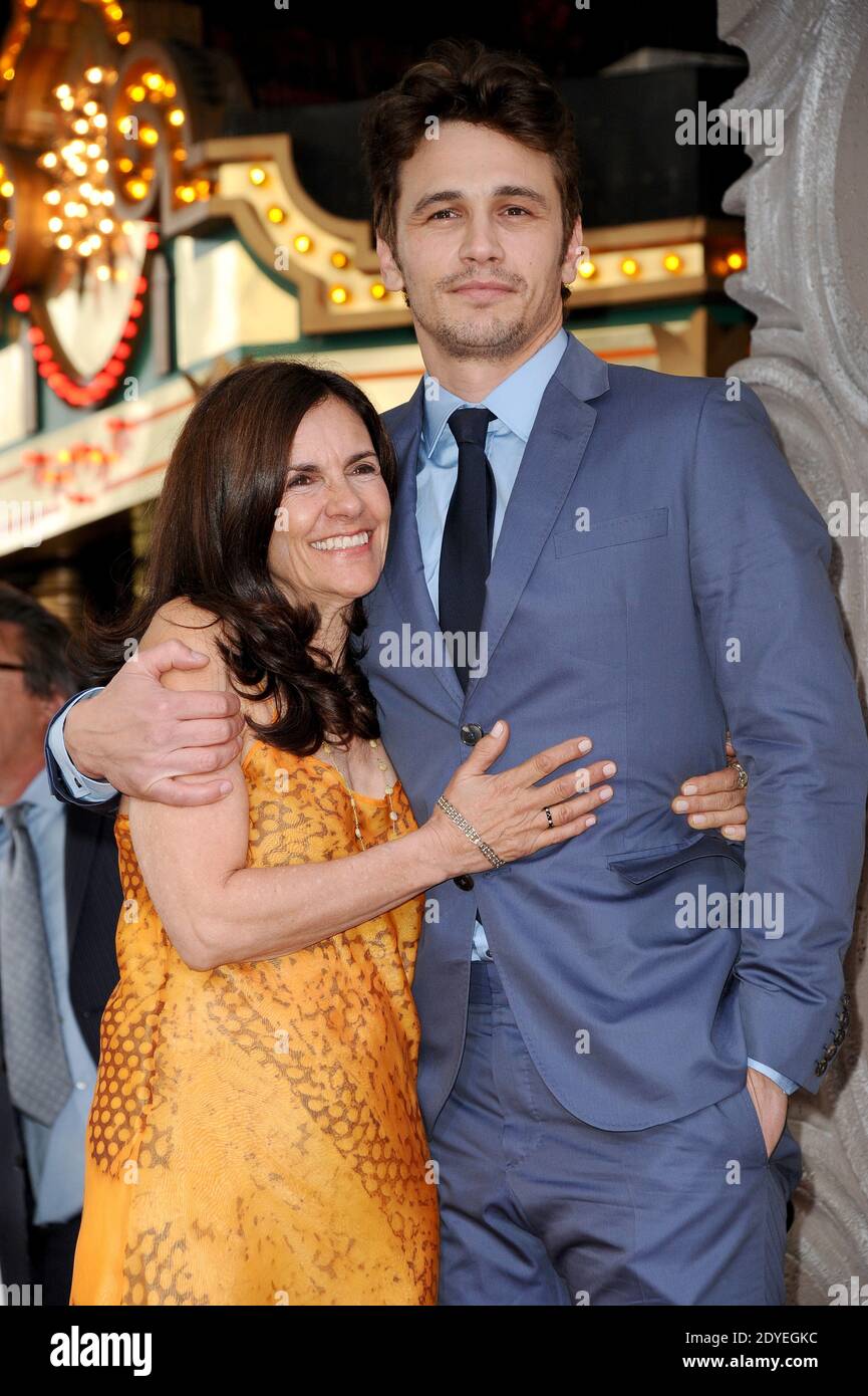 Betsy Lou Franco nimmt an der Zeremonie Teil, bei der ihr Sohn James Franco am 7. März 2013 auf dem Hollywood Walk of Fame in Los Angeles, CA, USA, mit einem Stern geehrt wird. Foto von Lionel Hahn/ABACAPRESS.COM Stockfoto