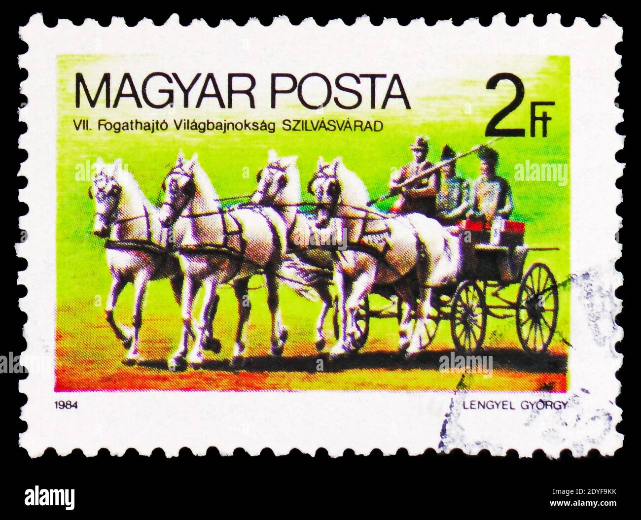 MOSKAU, RUSSLAND - 22. FEBRUAR 2019: Eine in Ungarn gedruckte Marke zeigt die Pferdemannschaft Weltmeisterschaft, Szilvasvarad, Events Serie, um 1984 Stockfoto