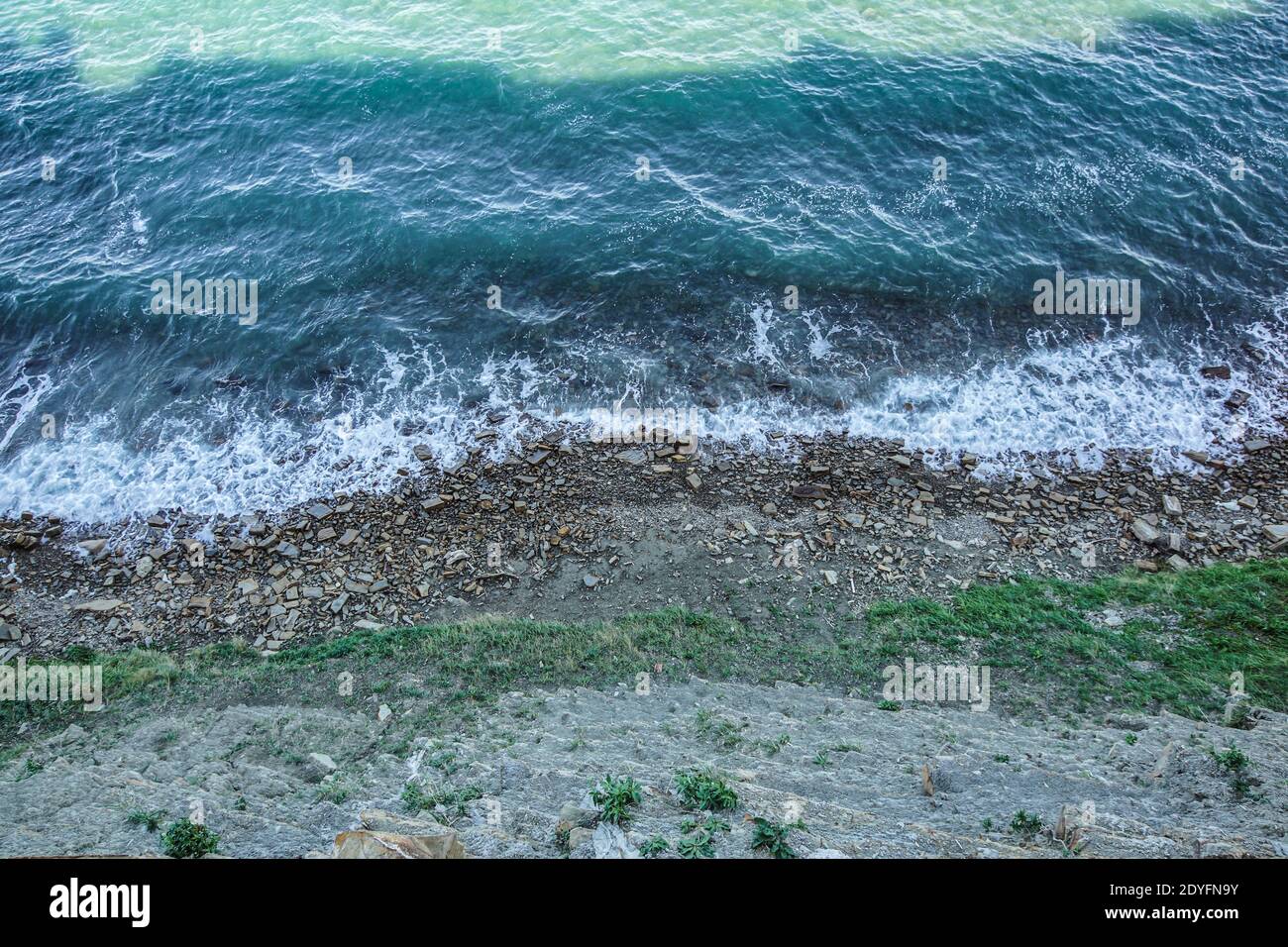 Felsen im Meer, von oben gesehen Stockfoto