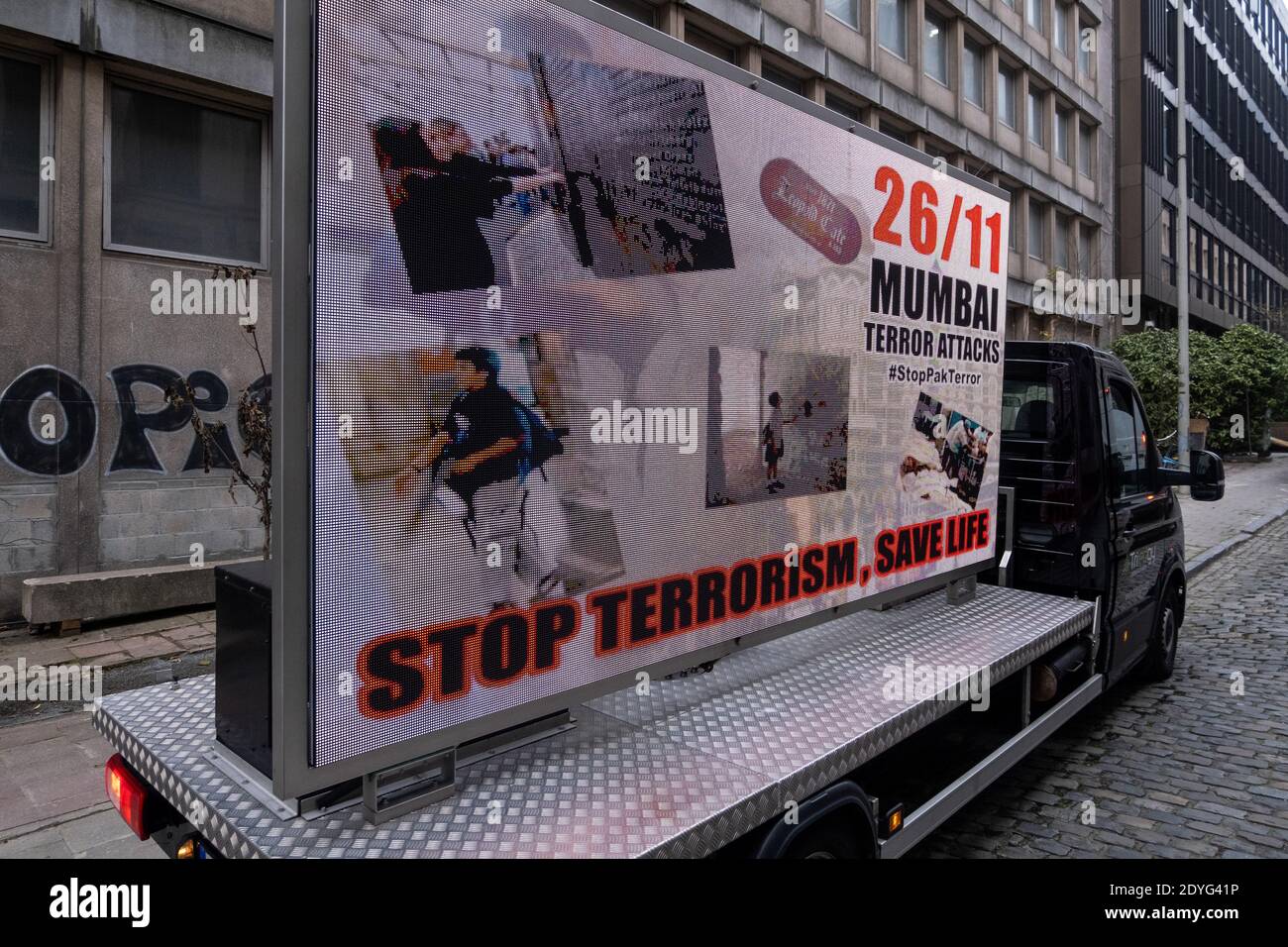 LKW in Brüssel fordert Gerechtigkeit nach den Bombenanschlägen in Mumbai im Jahr 2018. Brüssel am 2020-11-26. Camion a Bruxelles demandant Justice Suite aux atte Stockfoto