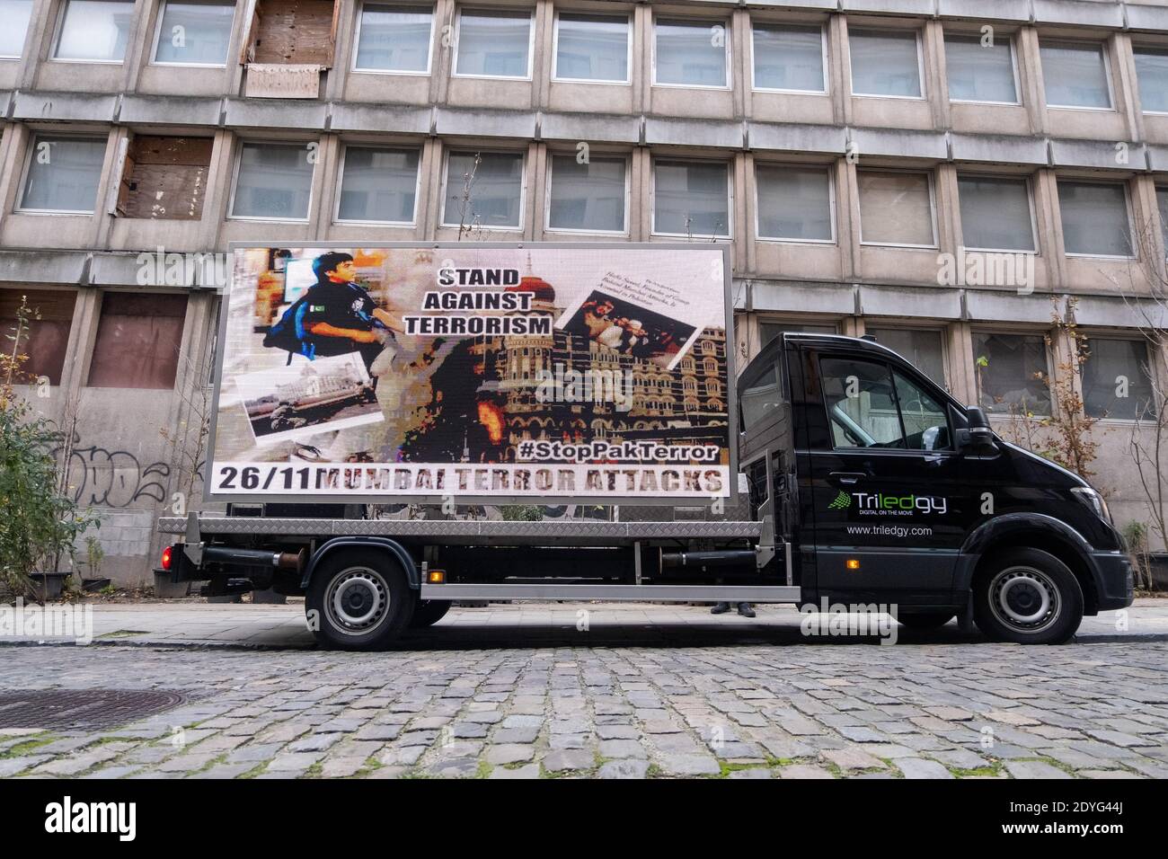 LKW in Brüssel fordert Gerechtigkeit nach den Bombenanschlägen in Mumbai im Jahr 2018. Brüssel am 2020-11-26. Camion a Bruxelles demandant Justice Suite aux atte Stockfoto