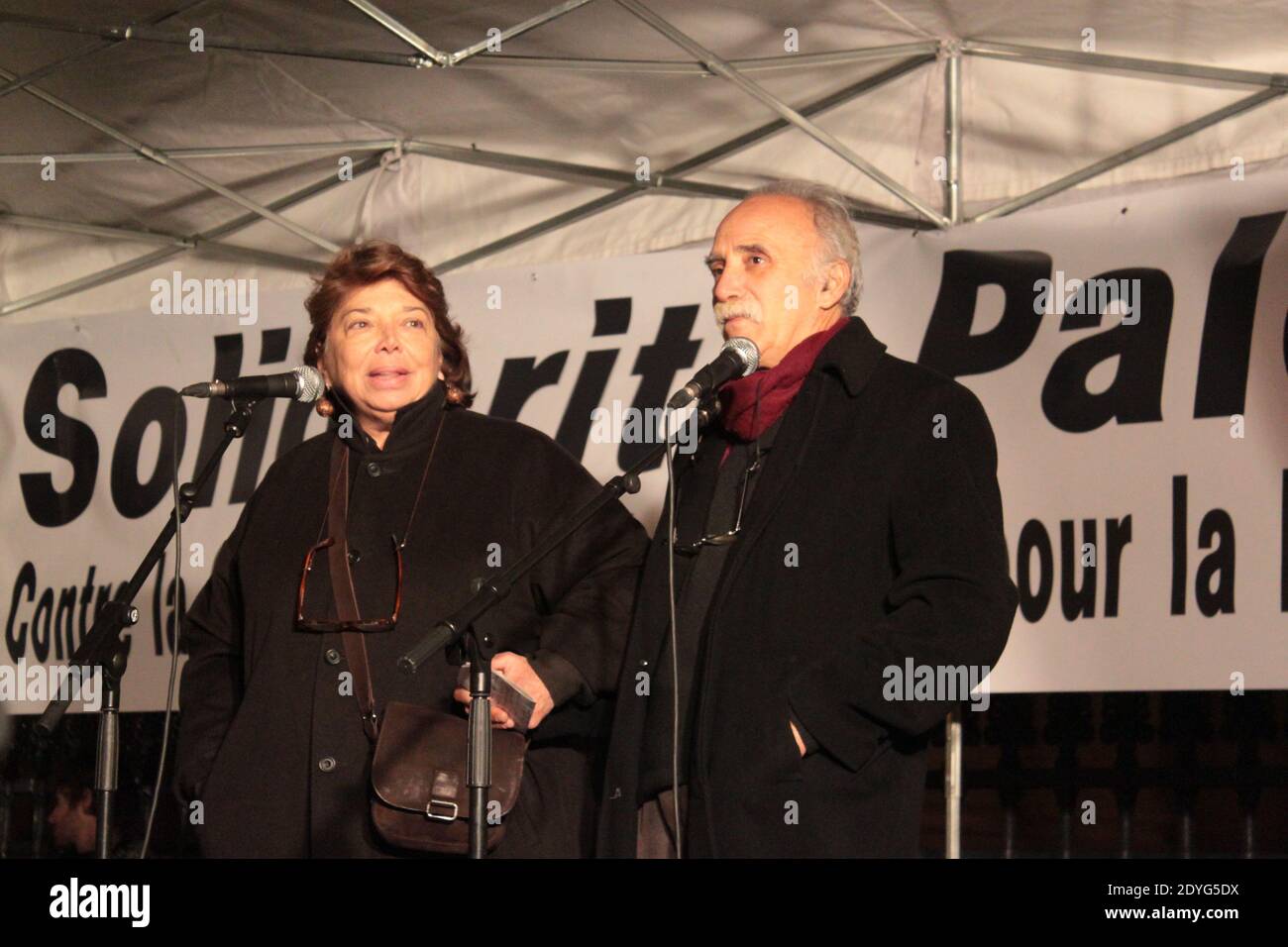 Leila Shahid, Michel Warschawski : Manifestation à Paris Suite à l'nterdiction de la conférence avec Stéphane Hessel à l'ENS Stockfoto