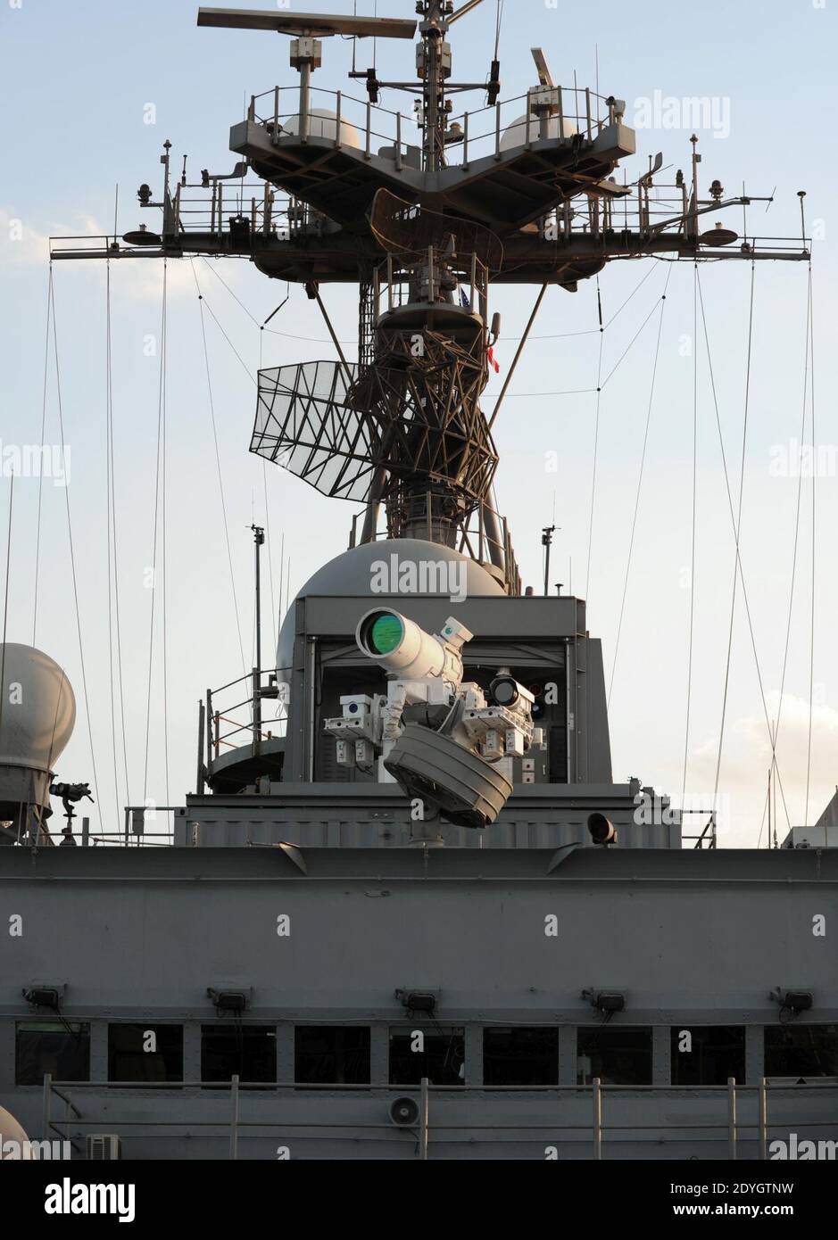 Laserwaffensystem an Bord der USS Ponce (AFSB(I)-15) im November 2014 (04). Stockfoto