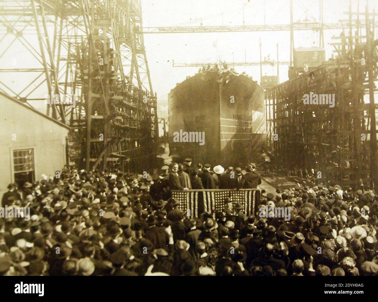 Start der USS Tennessee (BB-43), New York Naval Shipyard, 20. April 1919 (27561541553). Stockfoto