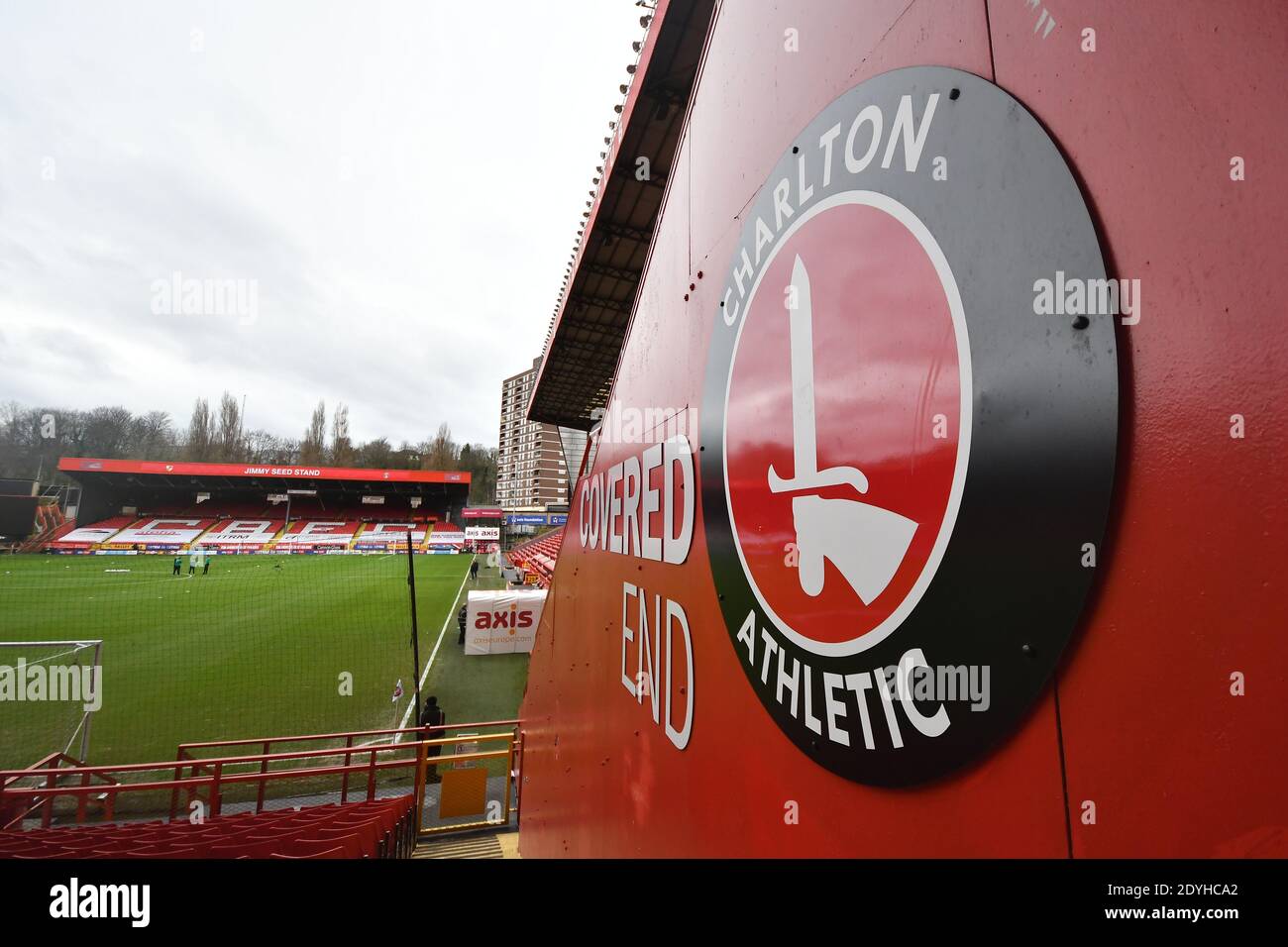 LONDON, ENGLAND. 26. DEZEMBER Gesamtansicht des Stadions vor dem Sky Bet League 1 Spiel zwischen Charlton Athletic und Plymouth Argyle im The Valley, London am Samstag, 26. Dezember 2020. (Kredit: Ivan Yordanov, MI Nachrichten) Kredit: MI Nachrichten & Sport /Alamy Live Nachrichten Stockfoto