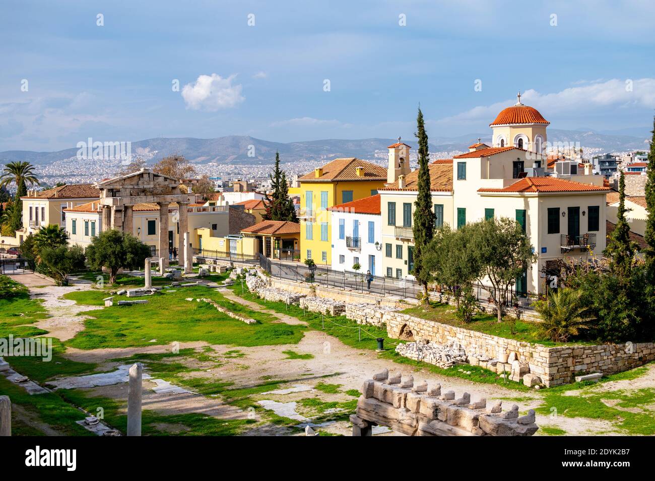 Der römische Markt und bunte Häuser in der Altstadt von Athen, Griechenland Stockfoto