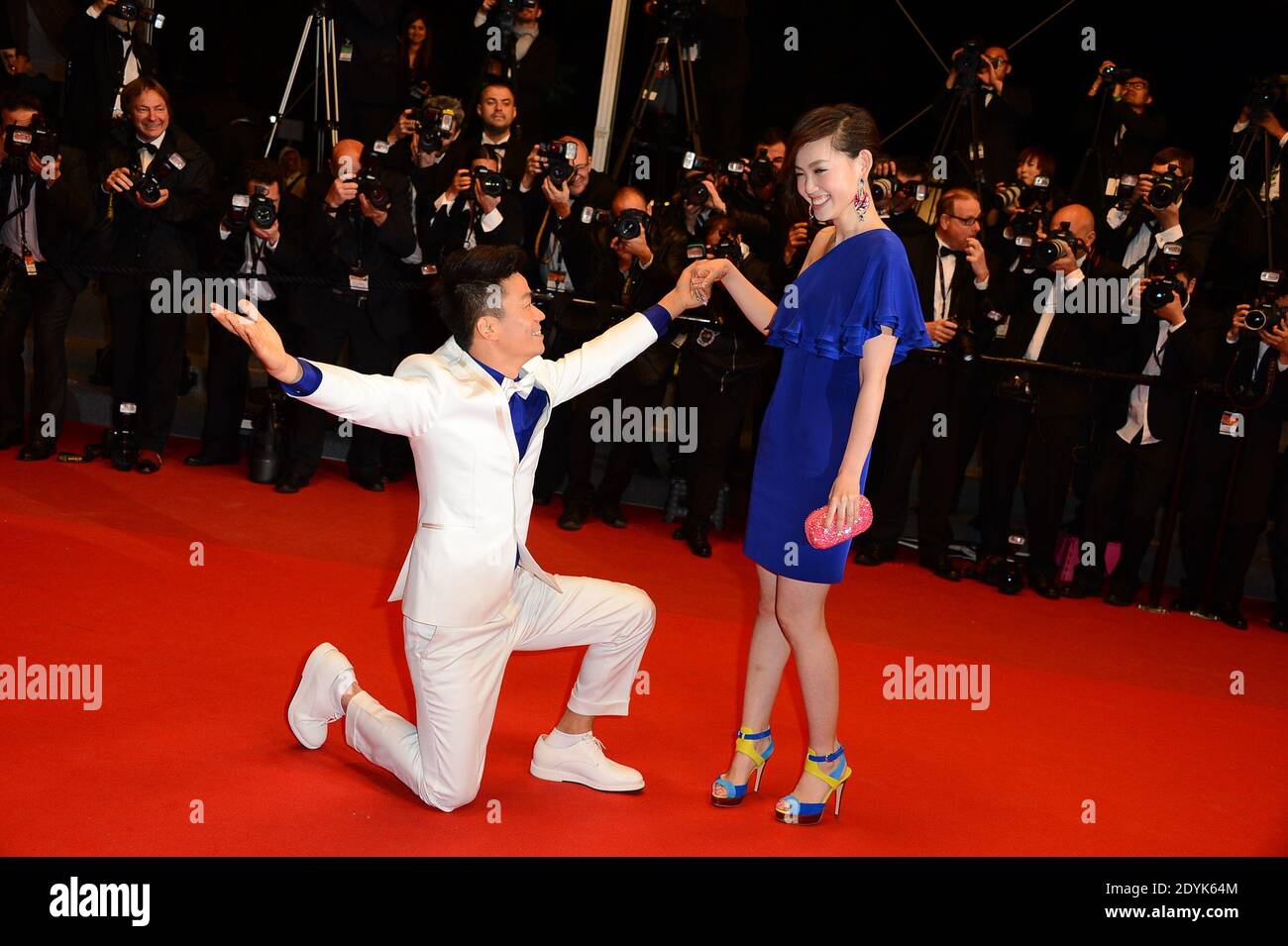 Meng Li, Baoqiang Wang bei der Vorführung des Films 'Tian Zhu Ding', der am 17. Mai 2013 im Palais des Festivals im Rahmen der 66. Filmfestspiele von Cannes in Cannes, Frankreich, stattfand. Foto von Nicolas Briquet/ABACAPRESS.COM Stockfoto