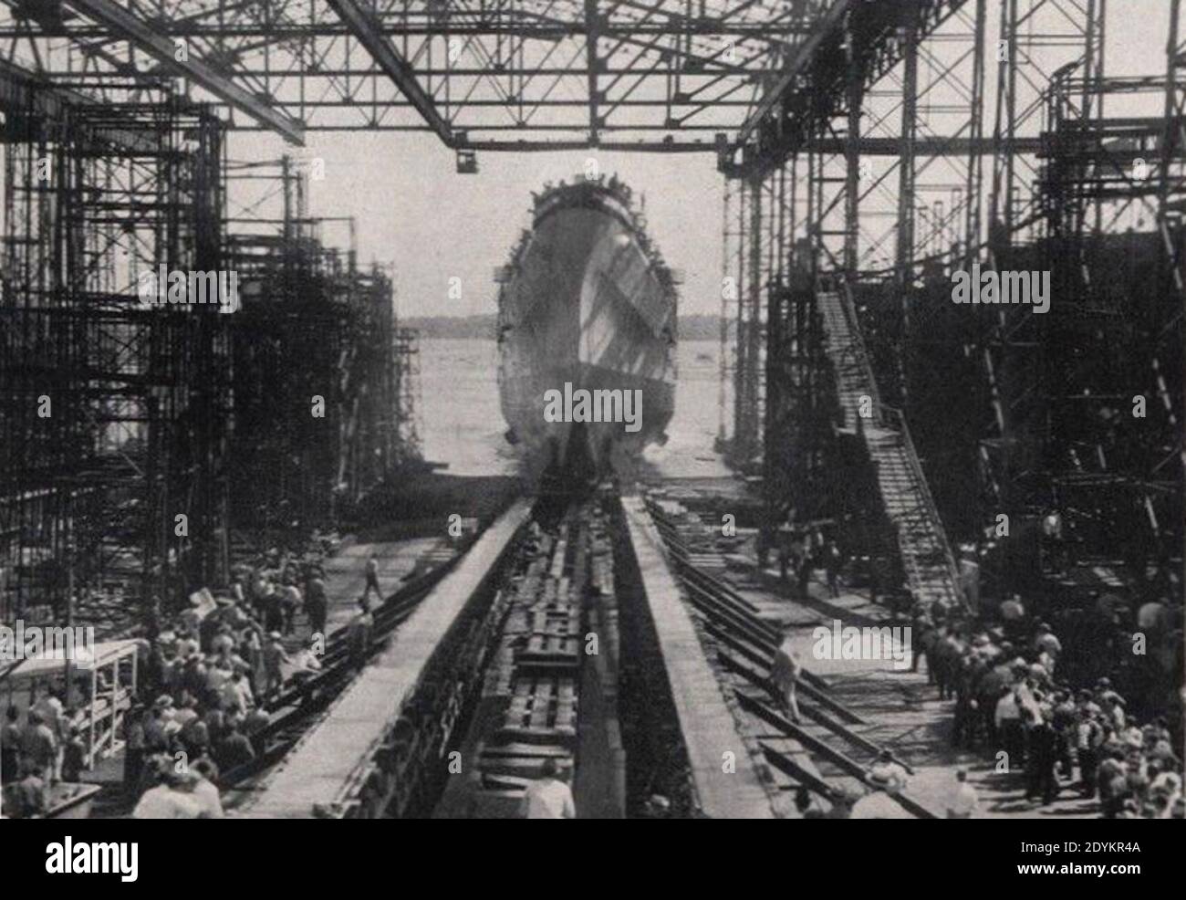 Start der USS San Juan (CL-54) auf der Fore River Shipyard am 6. September 1941. Stockfoto
