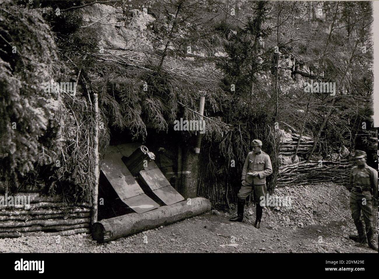 Lavaroneplateau. Kaverniertes 7.5 cm Geschütz Stockfoto