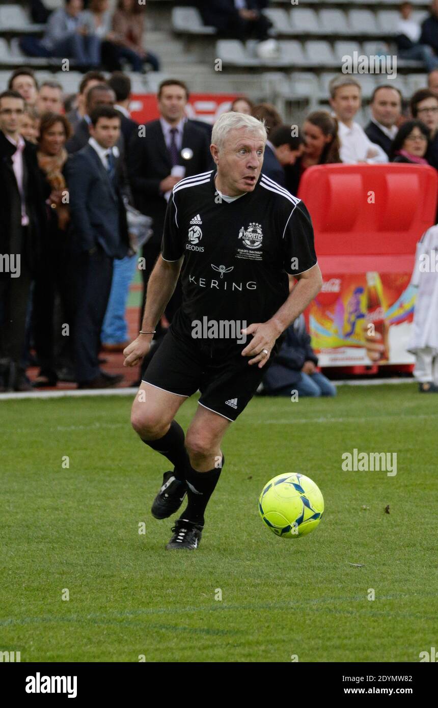 Luis Fernandez lors du match de Football de bienfaisance, opposant le Varietes Club De France et la sélection repépublicaine composee de ministres, anciens ministres et deputes au Stade Charlety, Paris, France le 25 juin 2013. Les fonds récoltes seront reverses au Service d'Hematologie et ONCOLOGIE-Pediatrique de l'Hopital Trousseau dirige par le Professeur Guy Leveger. Foto Jerome Domine/ABACAPRESS.COM Stockfoto