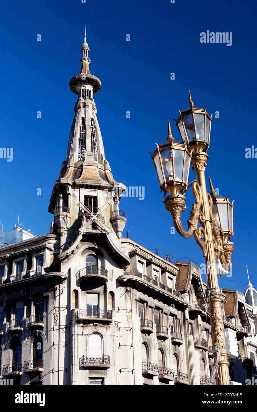 Argentinien, Buenos Aires - El Molino an der Ecke der Avenues Callao und Rivadavia. Stockfoto