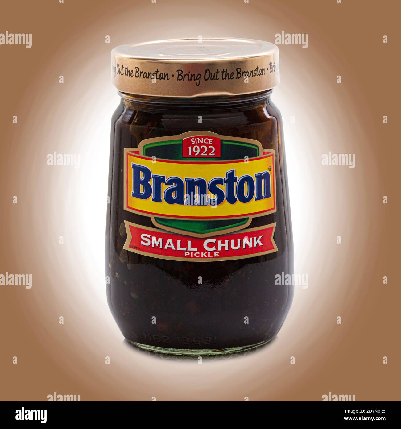 SWINDON, UK - 27. DEZEMBER 2020: Jar of Branston Small Chunk Pickle - Bring die Branston seit 1922, Stockfoto
