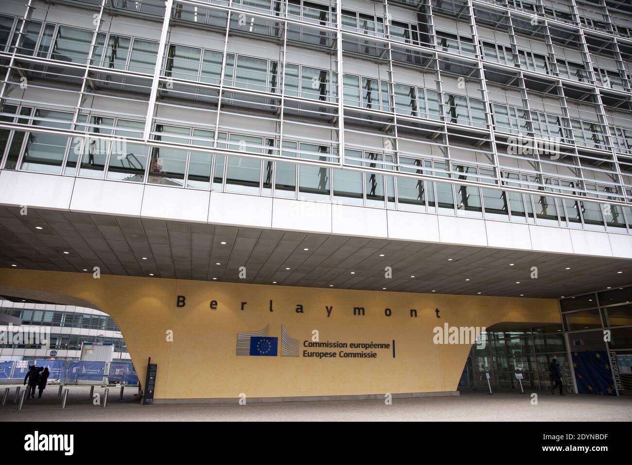 Datei-Foto vom 09/12/20 des Berlaymont-Gebäudes, dem Hauptsitz der Europäischen Kommission in Brüssel. Premierministerin Margaret Thatcher schwor, die Europäische Kommission in einen professionellen öffentlichen Dienst umzuwandeln, wie offizielle Archive zeigten. Stockfoto