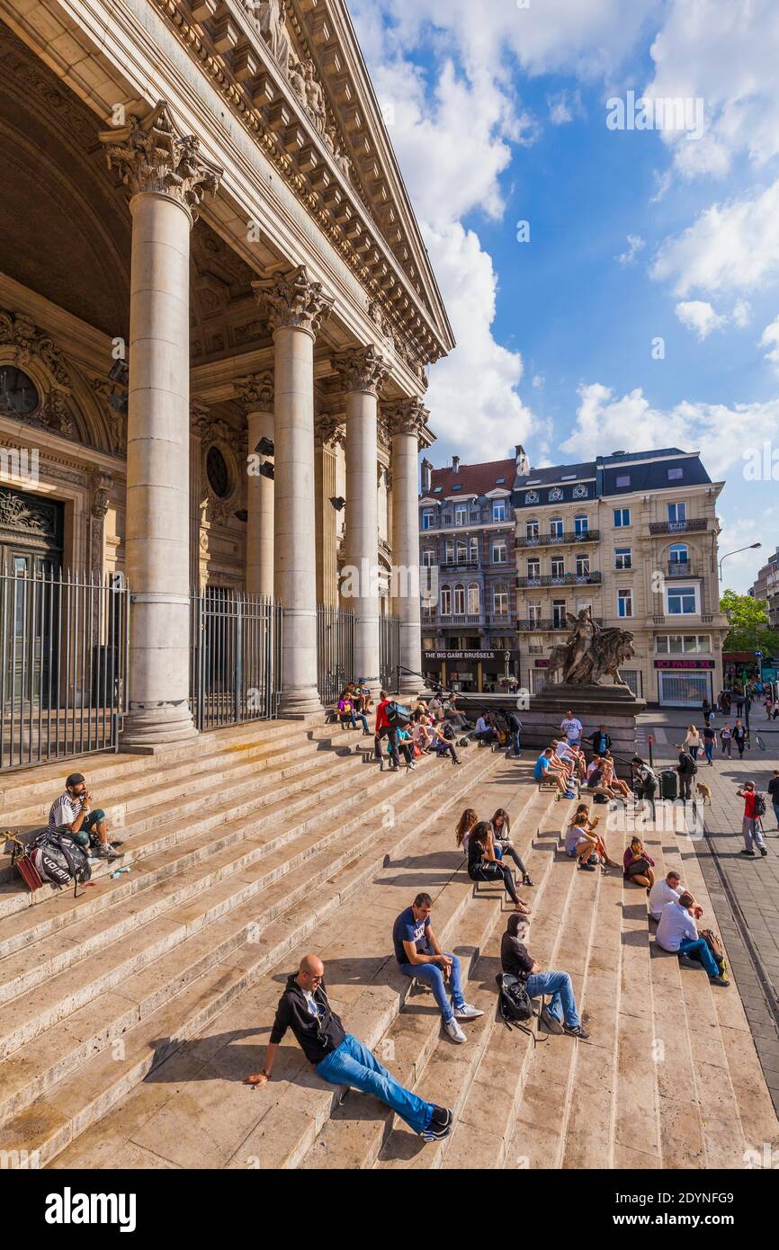 Offene Treppe vor der Börse, Börse Brüssel, Ausstellungsgebäude, Stadtzentrum, Brüssel, Belgien Stockfoto