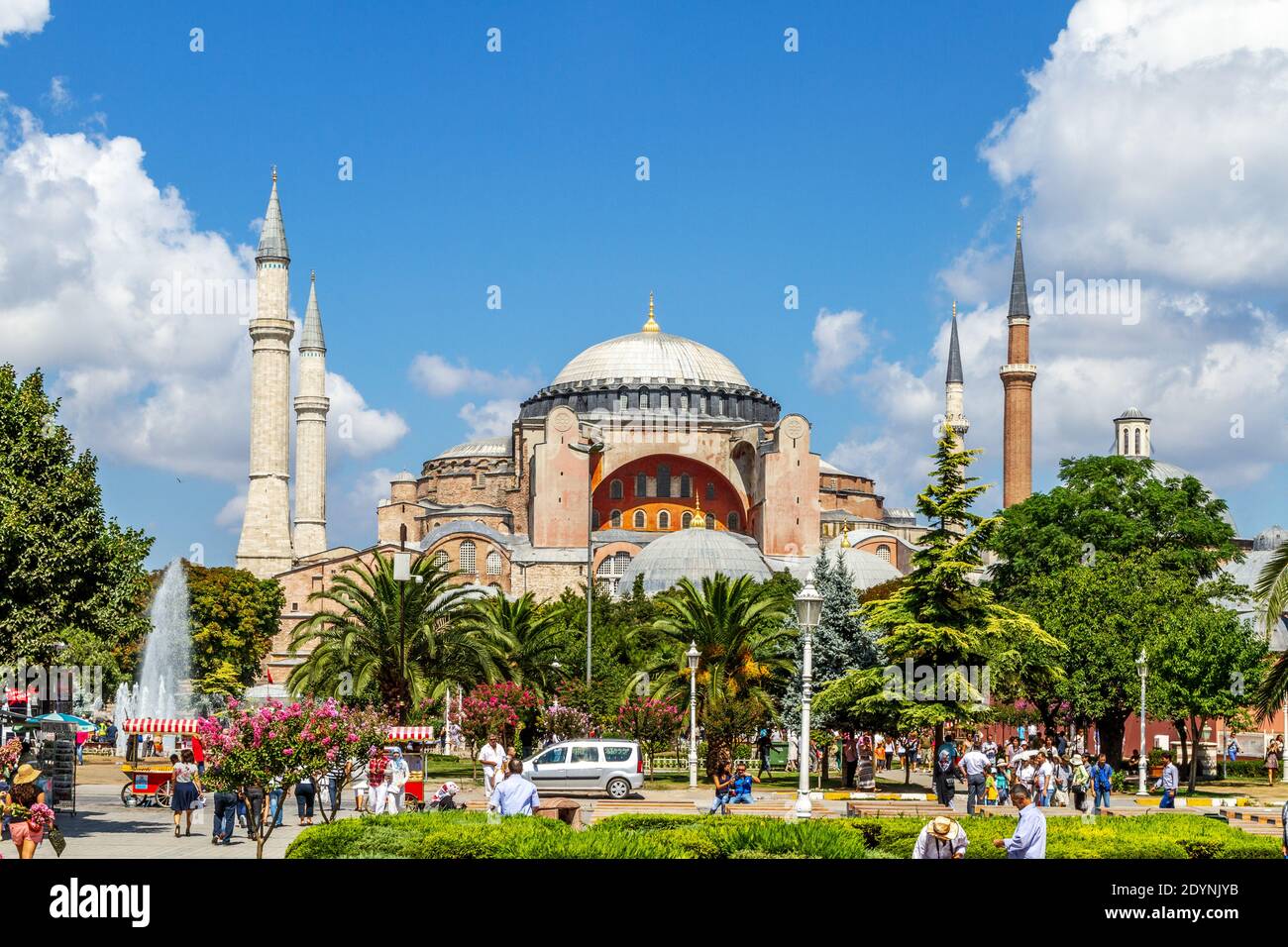 Istanbul, Türkei - 08.18.2011: Hagia Sophia, eine alte orthodoxe Basilika (Kirche), Moschee im Osmanischen Reich. Die Republik Türkei ist auch in der Imperi Stockfoto